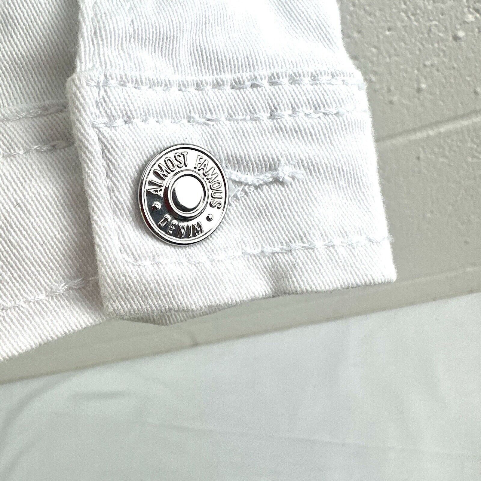 Almost Famous Almost Famous Womens WHITE Button Up Jean Denim Jacket, Sz L Size L / US 10 / IT 46 - 3 Thumbnail