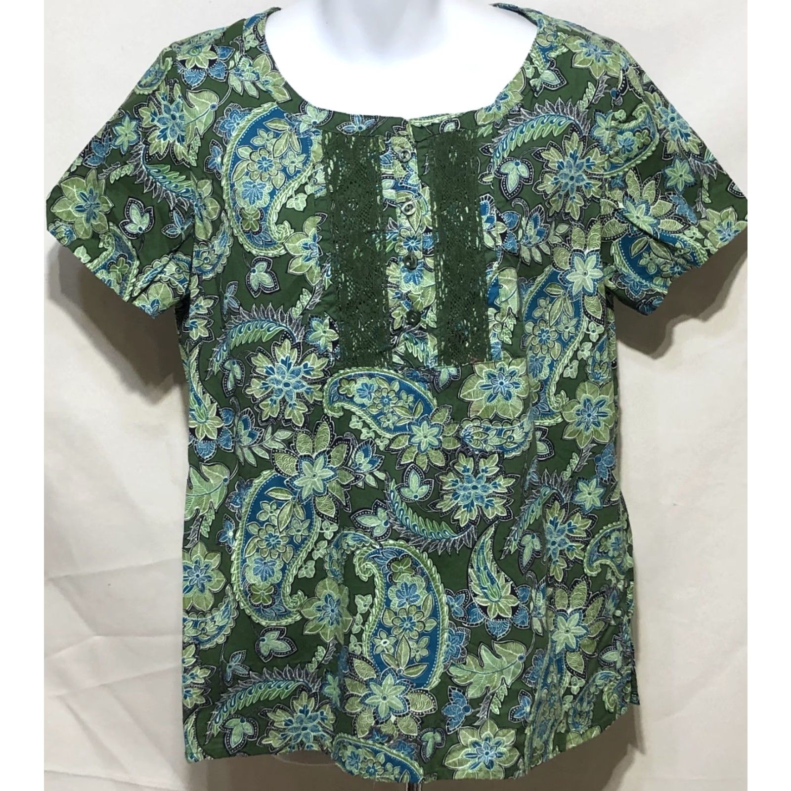 Basic Editions Basic Editions Top Shirt M Green Floral Tropical 1/2 Button Lace Trim ShortSleeve Luau Fun Womens Size M / US 6-8 / IT 42-44 - 6 Thumbnail