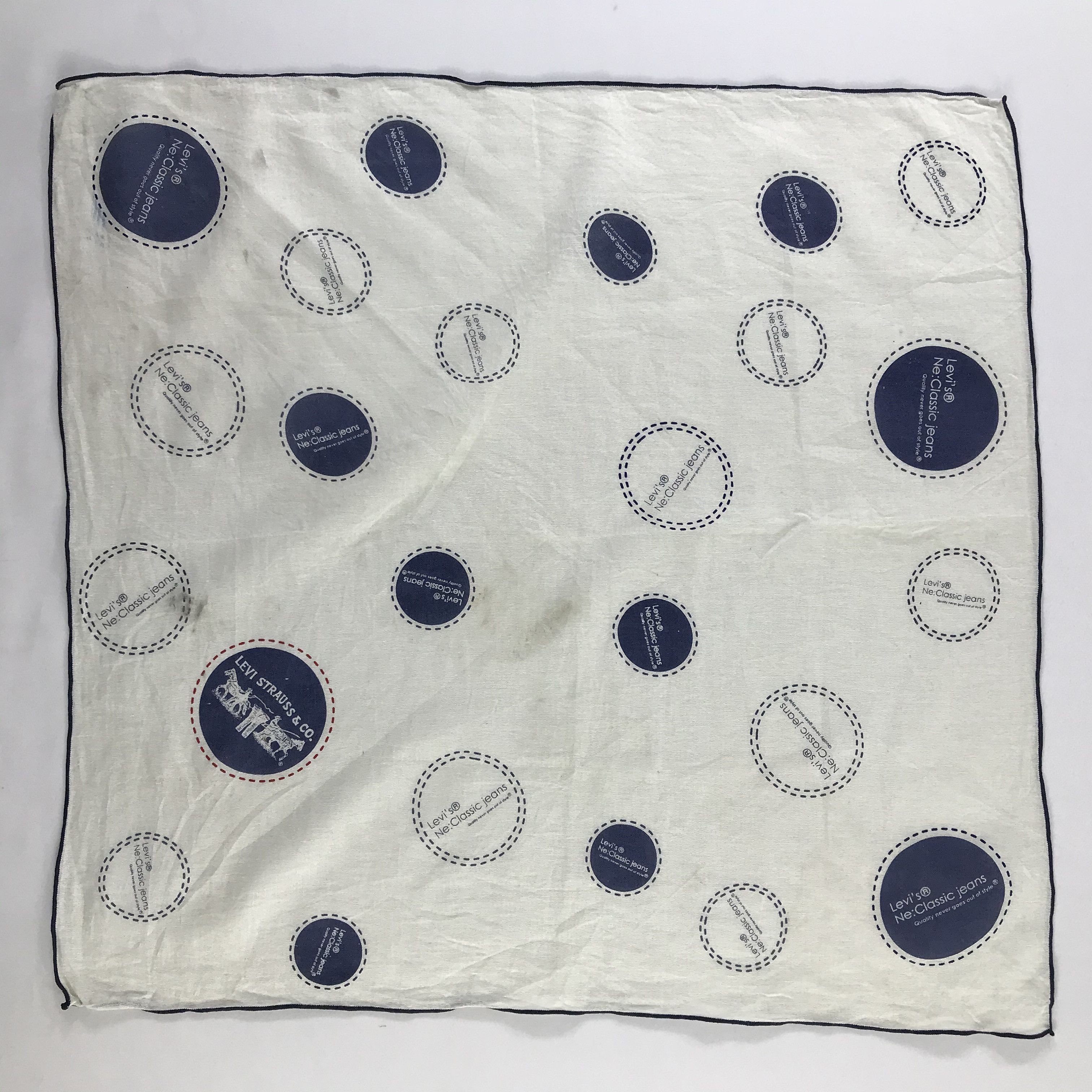 Levi's × Vintage Levi's Bandana / Handkerchief / Neckerchief - S1162 Size ONE SIZE - 1 Thumbnail
