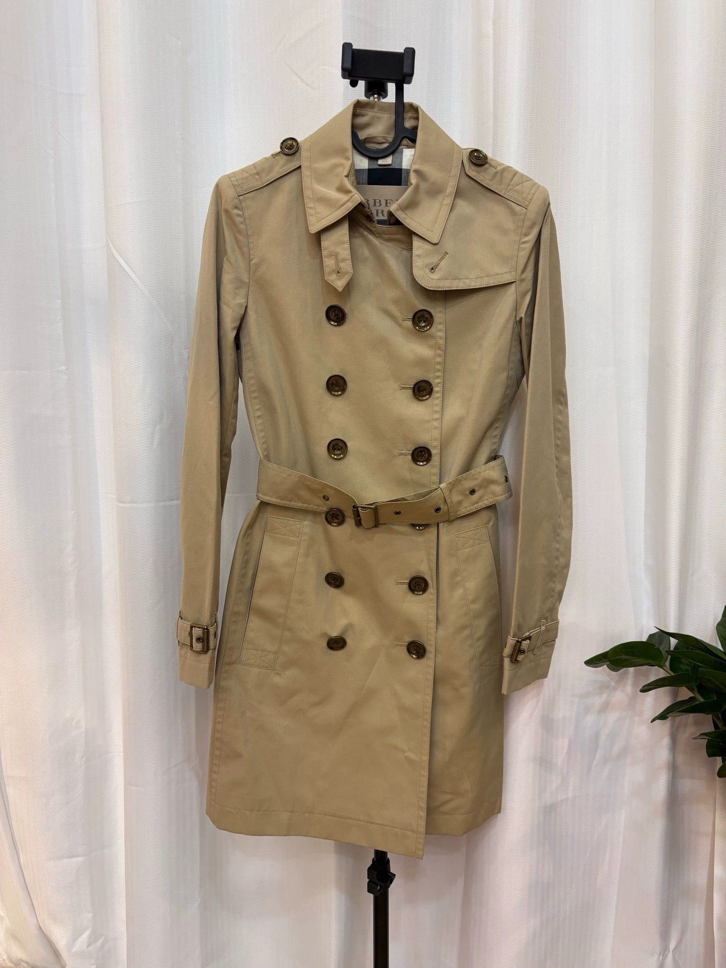 Burberry Burberry Women's Classic Trench Coat Size US M / EU 48-50 / 2 - 1 Thumbnail