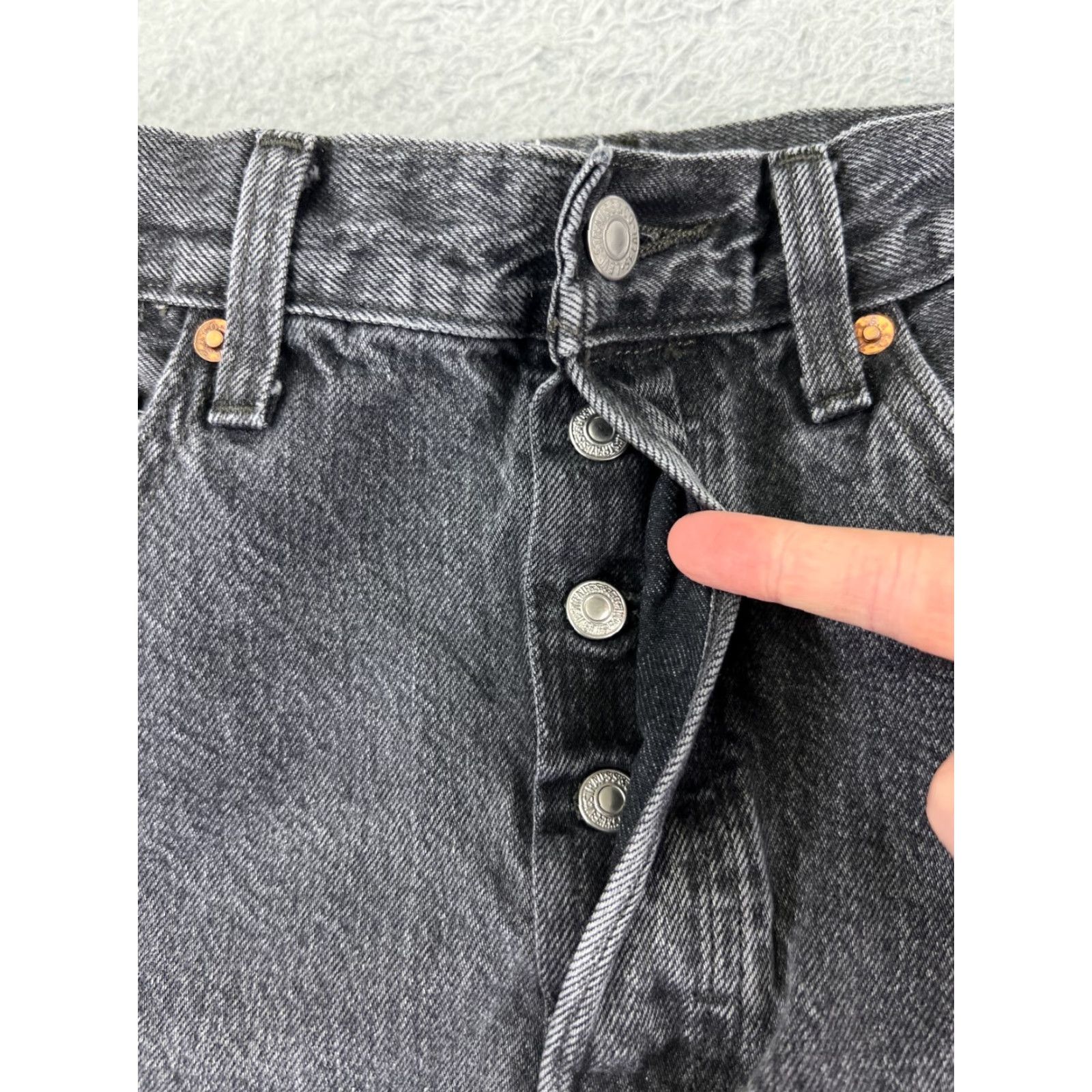 Levi's Levi's 501 Jeans Womens Black Denim Skinny Crop 501 Button Fly 28x23 Adult Regular Size 28 Inseam 23 High Rise Cotton Blend Denim Size 30" / US 8 / IT 44 - 5 Thumbnail