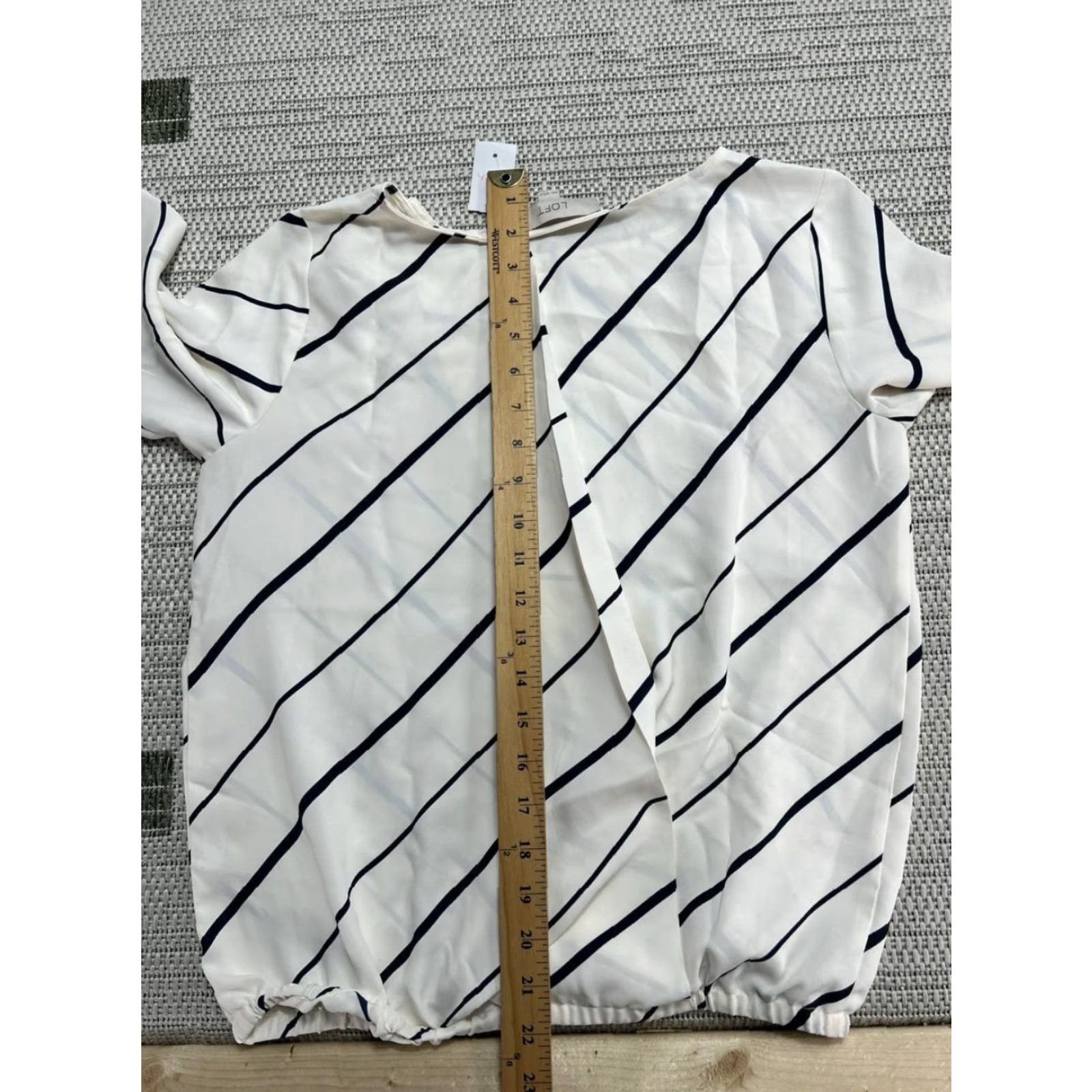 Loft Loft Blouse White Stripe Long Sleeve Round Neck Button Snapped Casual Womens XS-XXS Lightweight Preppy Modern 2XS Size XXS / US 00 / IT 34 - 6 Thumbnail