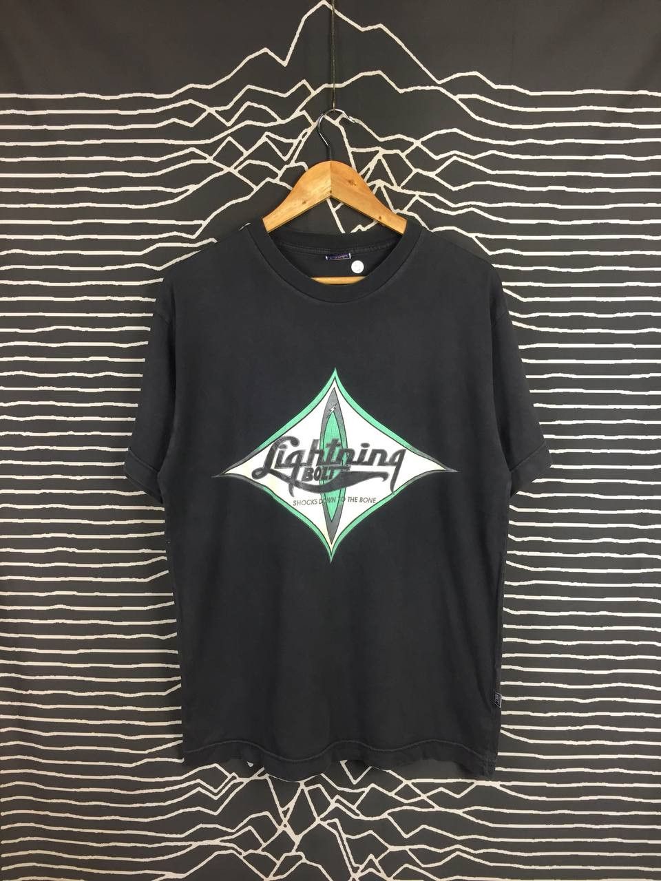 Vintage Vtg Lighting Bolt Shocks Down To the Bone Surf Skate Tee Size US M / EU 48-50 / 2 - 2 Thumbnail