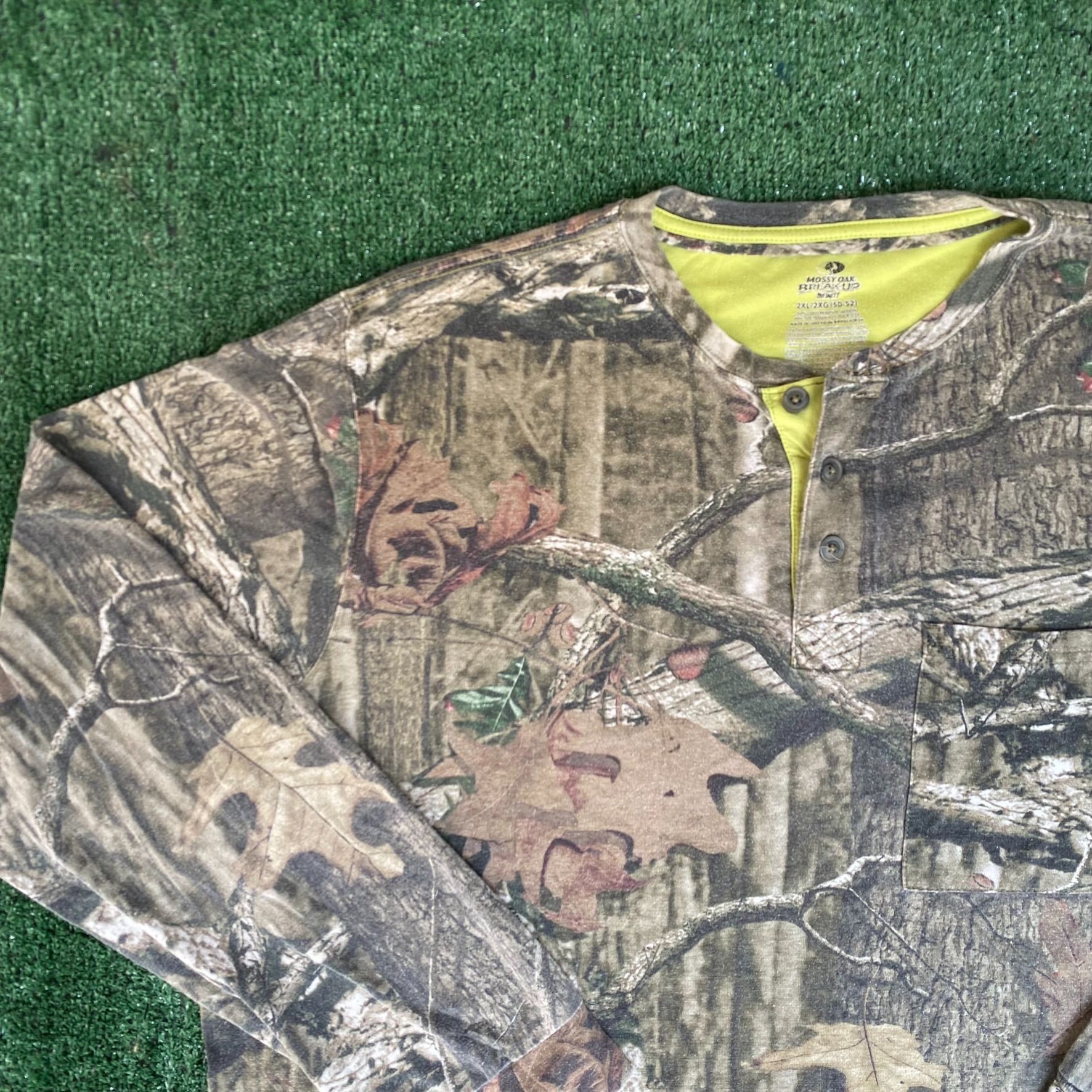 Realtree × Vintage Vintage Y2K Realtree Camo Shirt Punk Camouflage Henley Tee Size US XXL / EU 58 / 5 - 2 Thumbnail