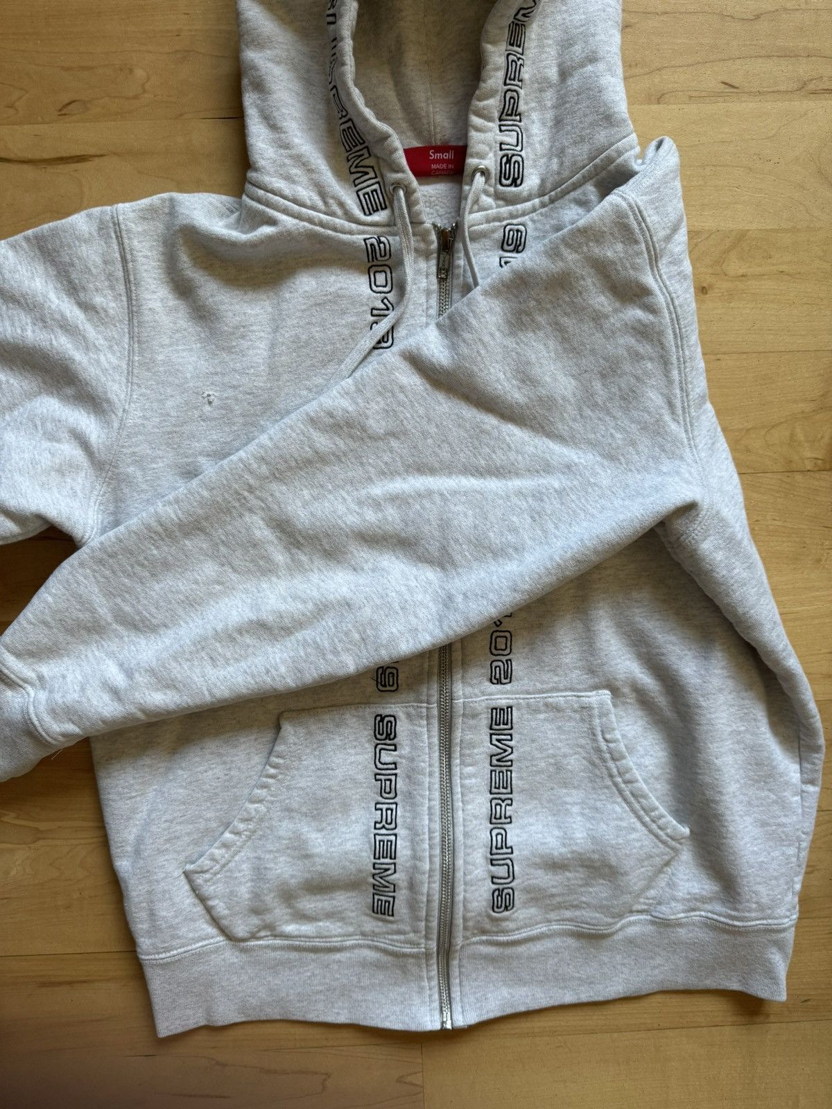 Supreme Supreme Topline Zip up 2019 White Size S Size US S / EU 44-46 / 1 - 2 Thumbnail