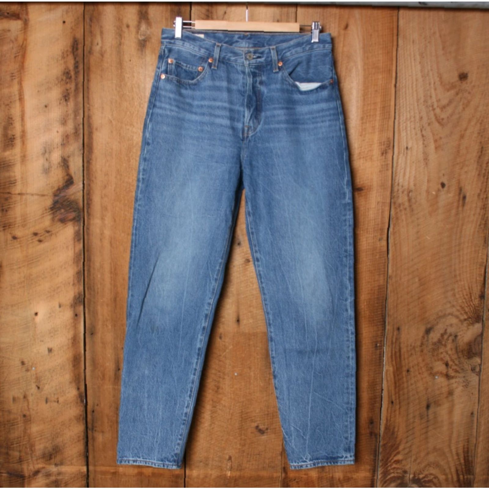Levi's VINTAGE Levi's 501 Jeans Women's Denim 100% Cotton Blue W28 L31 Regular Inseam 30" Button Fly 1980s Style Tapered Mens Womens Size 30" / US 8 / IT 44 - 2 Thumbnail