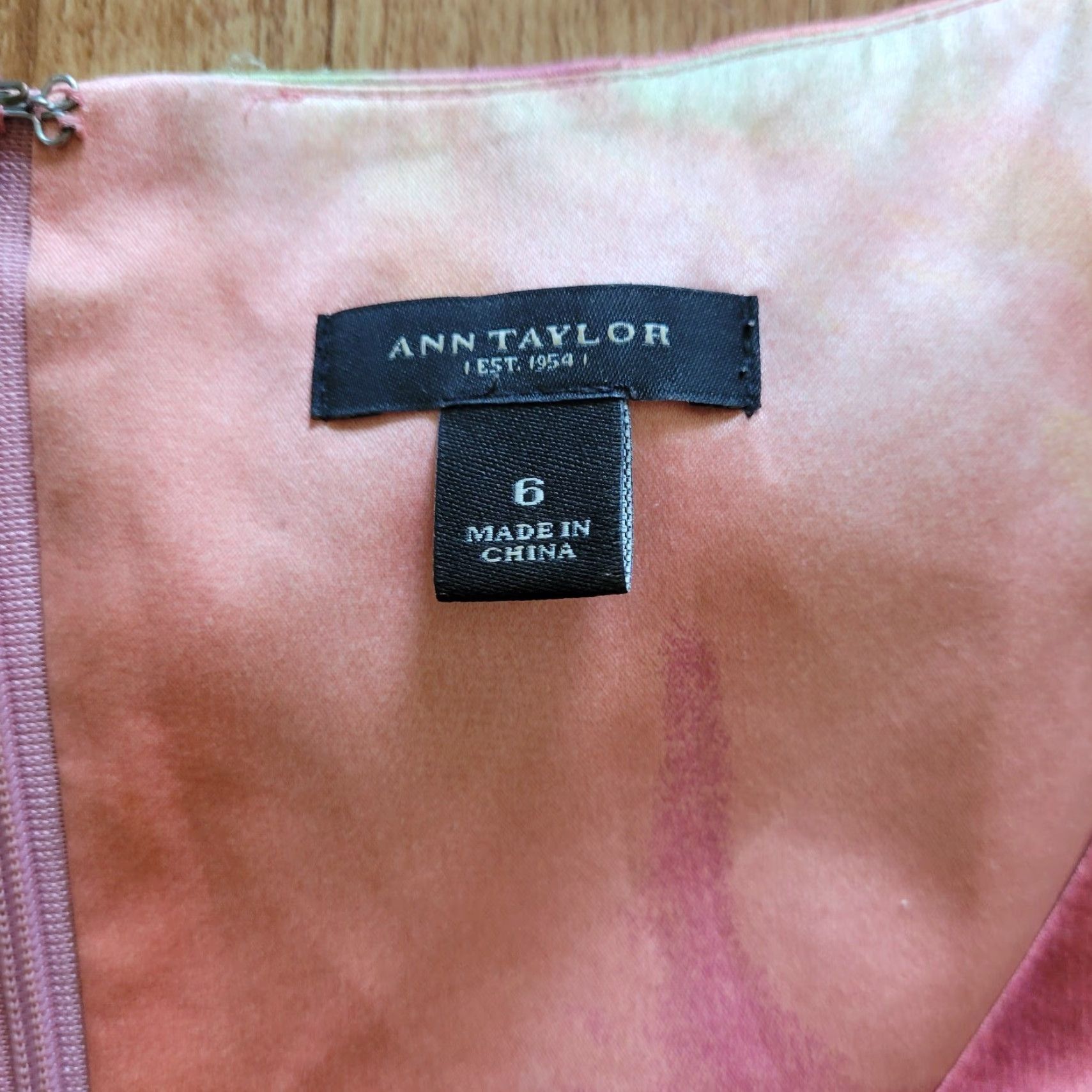 Ann Taylor Ann Taylor Dress Womens 6 Pink Peach Tie Dye Sleeveless Fitted Sheath Dress Size M / US 6-8 / IT 42-44 - 4 Thumbnail