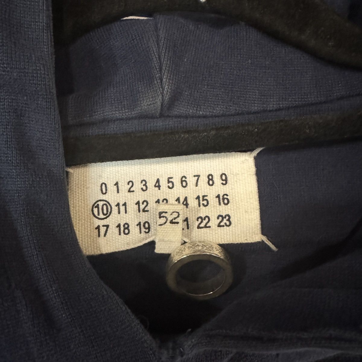 Maison Margiela Maison Margiela Blank Navy Embroidered Hoodie Size ONE SIZE - 4 Thumbnail
