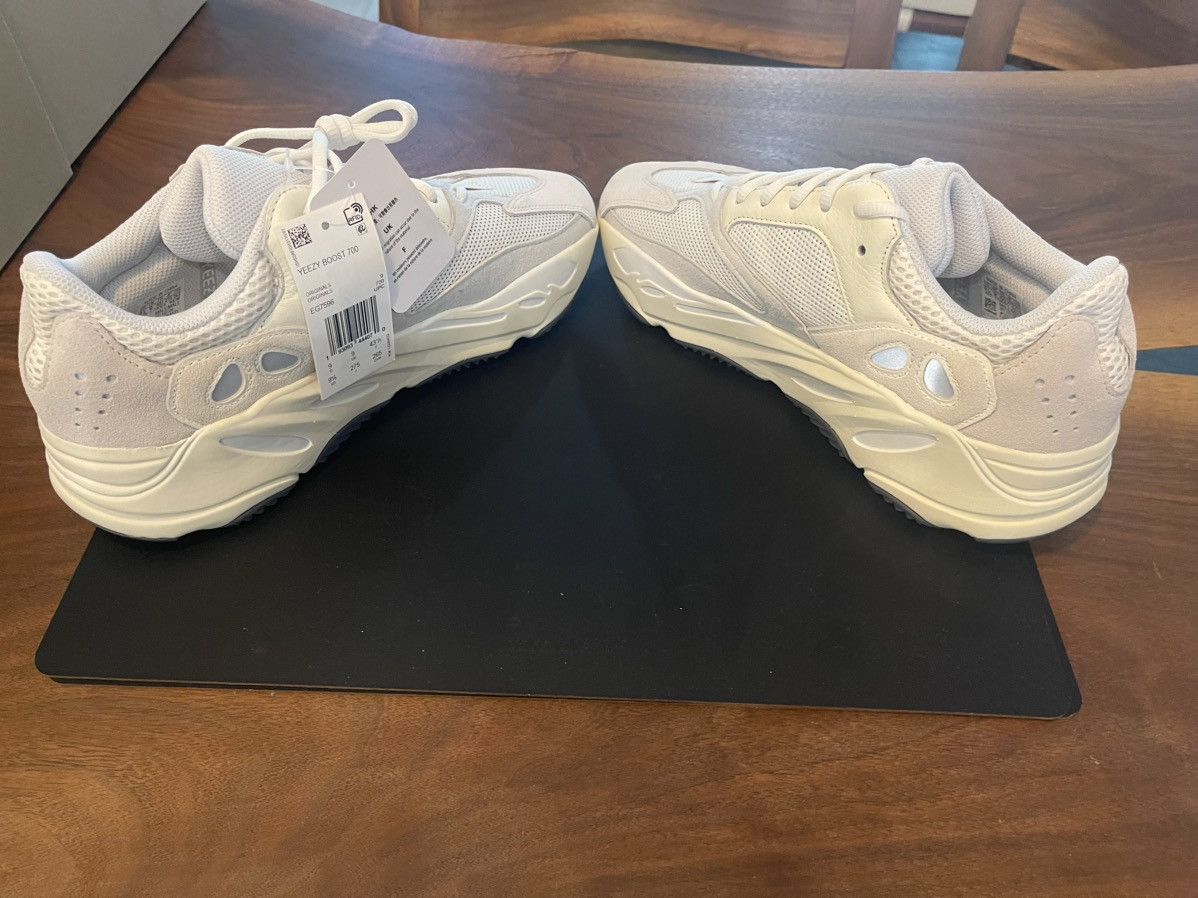 Yeezy Yeezy Boost 700 Salt DS 9.5 w/ Box & Tags Size US 9.5 / EU 42-43 - 1 Thumbnail