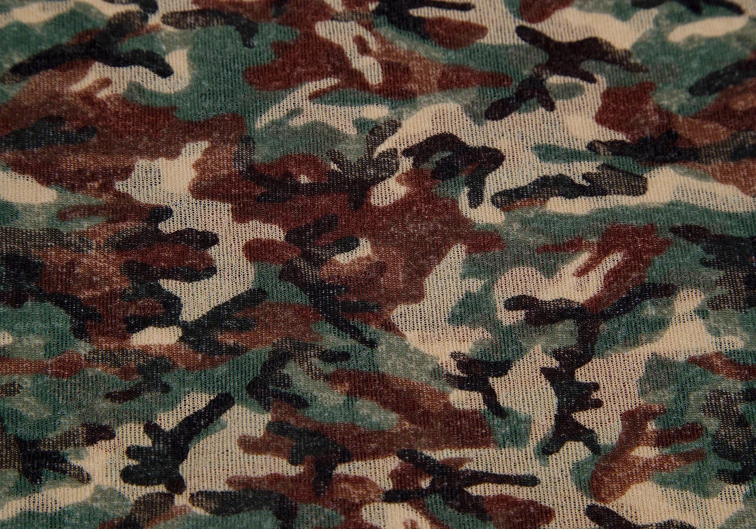 Jean Paul Gaultier Camouflage Print V-Neck T-Shirt in Green Black Beige Size US M / EU 48-50 / 2 - 7 Thumbnail
