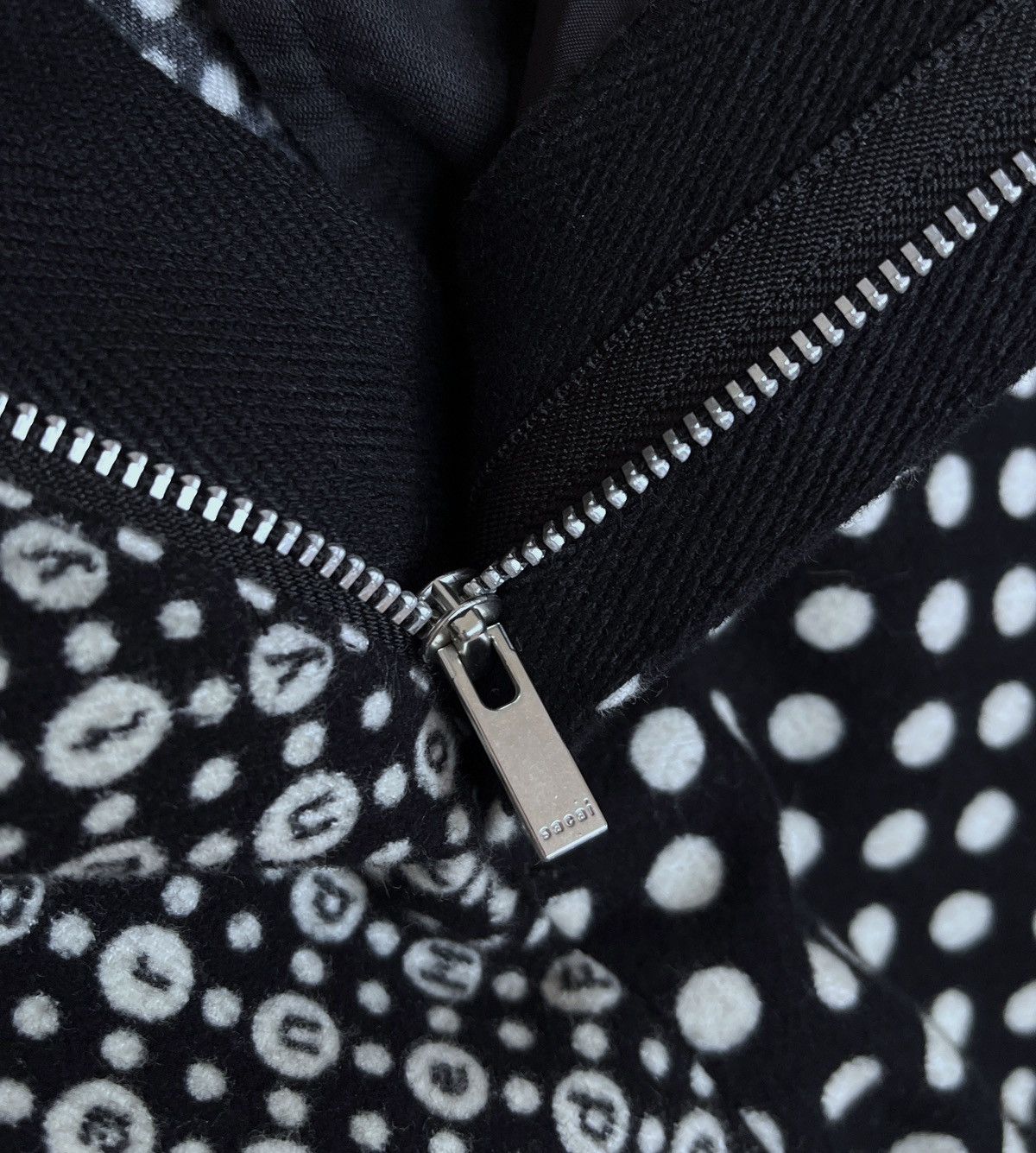 Designer × Japanese Brand × Sacai Rare SACAI AW 16 Cropped Printed Japanese Pants Size US 29 - 9 Thumbnail