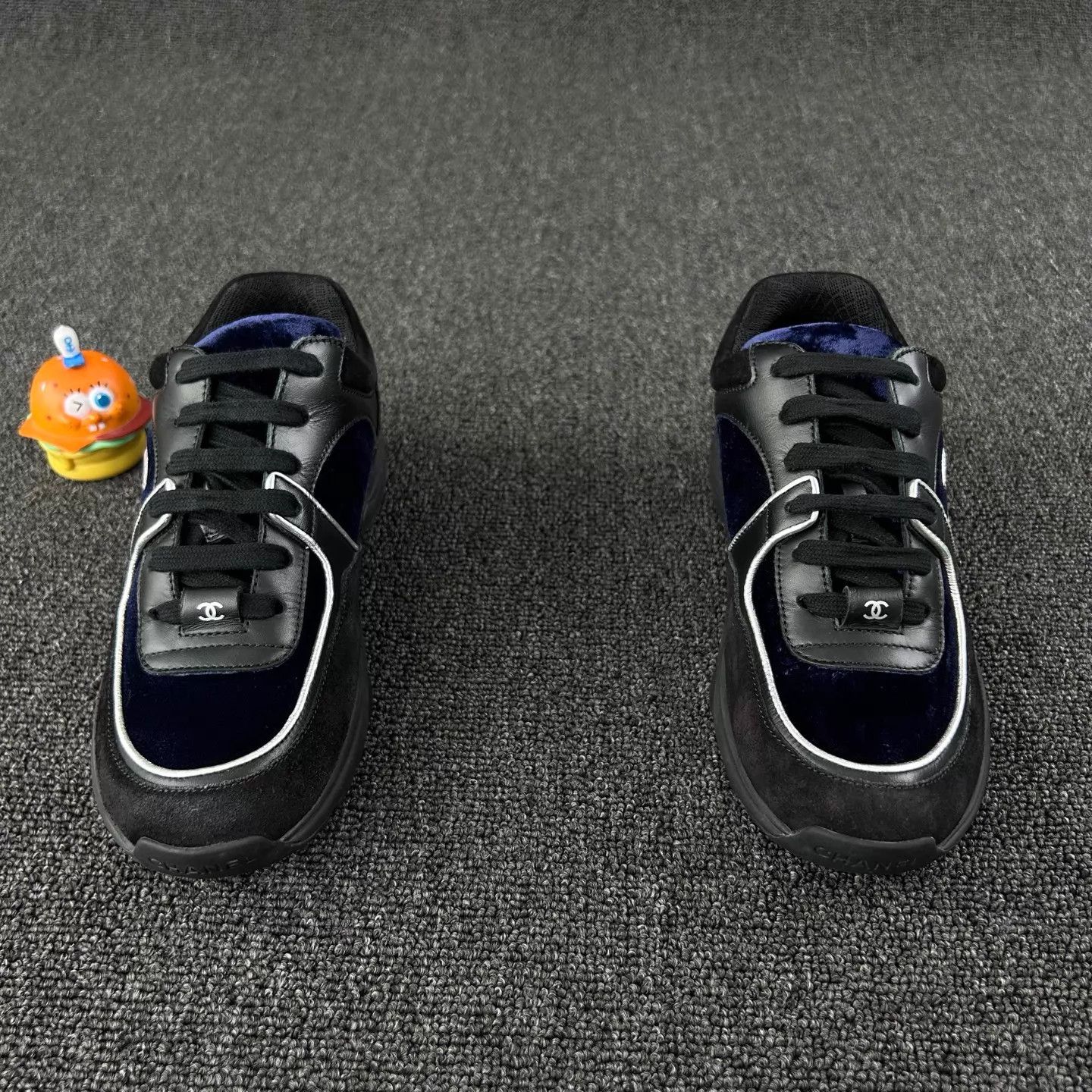 Chanel Chanel Women's Black CC Logo Sneakers Size 36 HB6854 Size US 5.5 / IT 35.5 - 2 Thumbnail