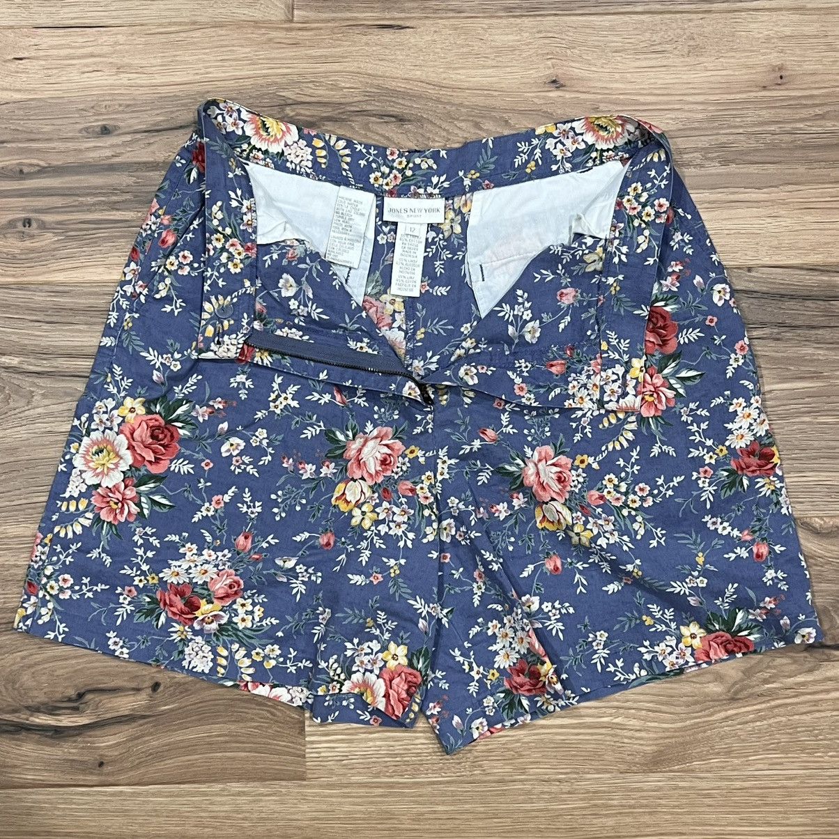 Jones New York Jones New York Sport Large Floral Button Up Shirt and Shorts Size L / US 10 / IT 46 - 6 Thumbnail