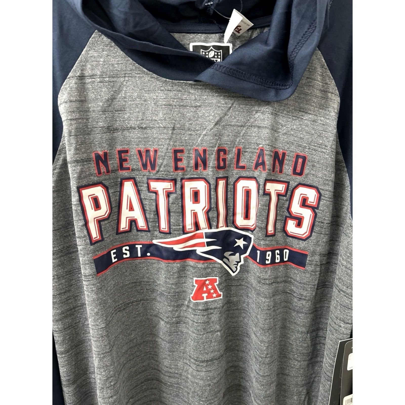 NFL VINTAGE NFL Team Apparel Hooded Shirt Mens L Blue New England Patriots Hoodie L/S NWT Size US L / EU 52-54 / 3 - 4 Thumbnail