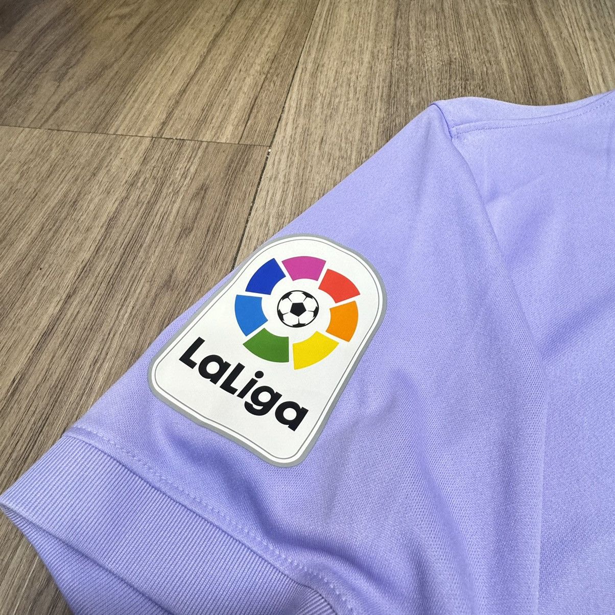 バルセロナ 21/22 アウェイユニフォーム DANI ALVES #8 M バルセロナ 21/22 アウェイユニフォーム DANI ALVES #8 M