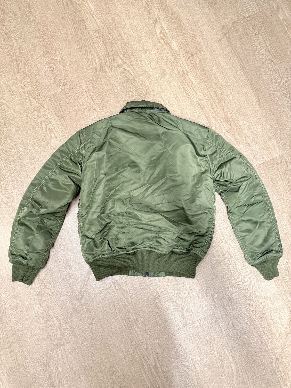 Japanese Brand Olive Green Cropped Bomber with Patches Size US S / EU 44-46 / 1 - 3 Thumbnail