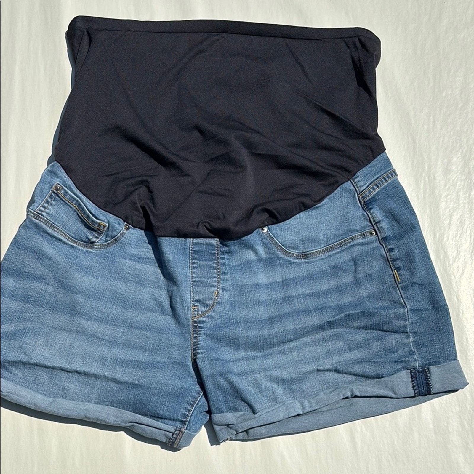 The Unbranded Brand Levi Strauss Maternity Denim Shorts Size XL Size 36" / US 14 / IT 50 - 1 Thumbnail