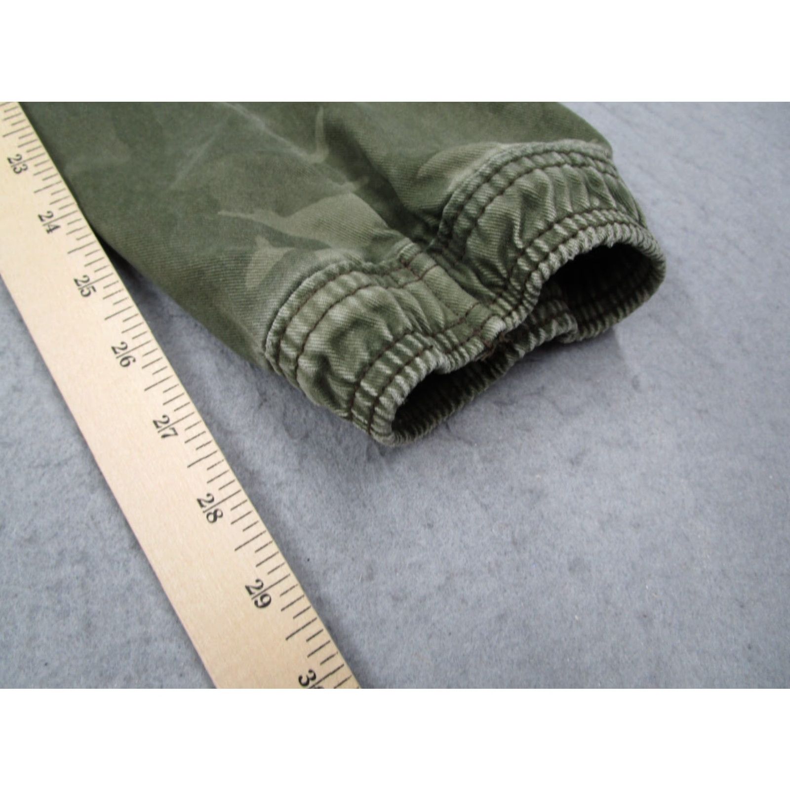 Abercrombie & Fitch Abercrombie & Fitch Cargo Pants Mens Large Green Camo Tapered 32x28 Classic Fit Size US 33 - 7 Thumbnail
