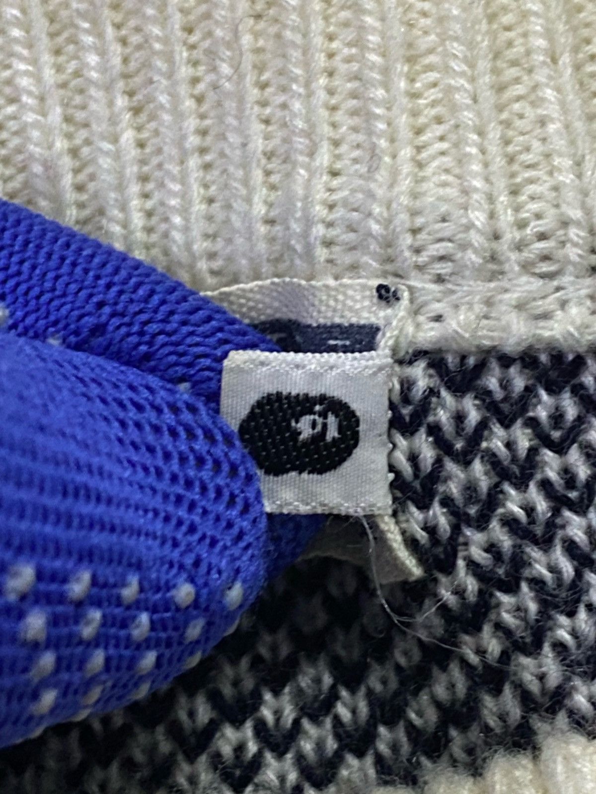 Bape × Nigo Vintage A Bathing Ape Numbering Knit Sweater Size US L / EU 52-54 / 3 - 12 Thumbnail