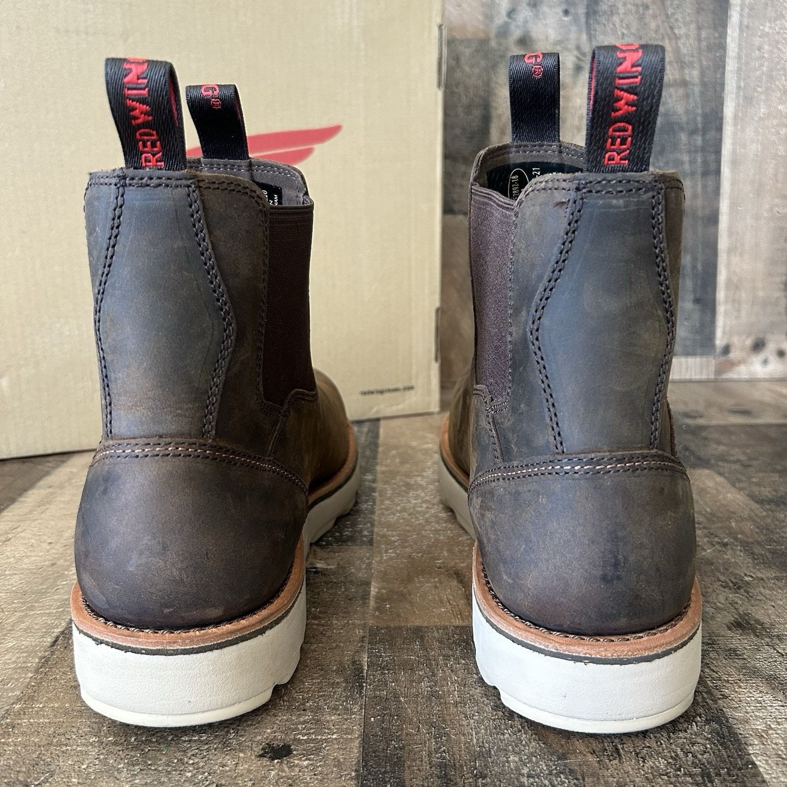 Red Wing Red Wing 1220 Chelsea Soft Toe Pull On Work Boots Mens 13 D Size US 13 / EU 46 - 8 Thumbnail