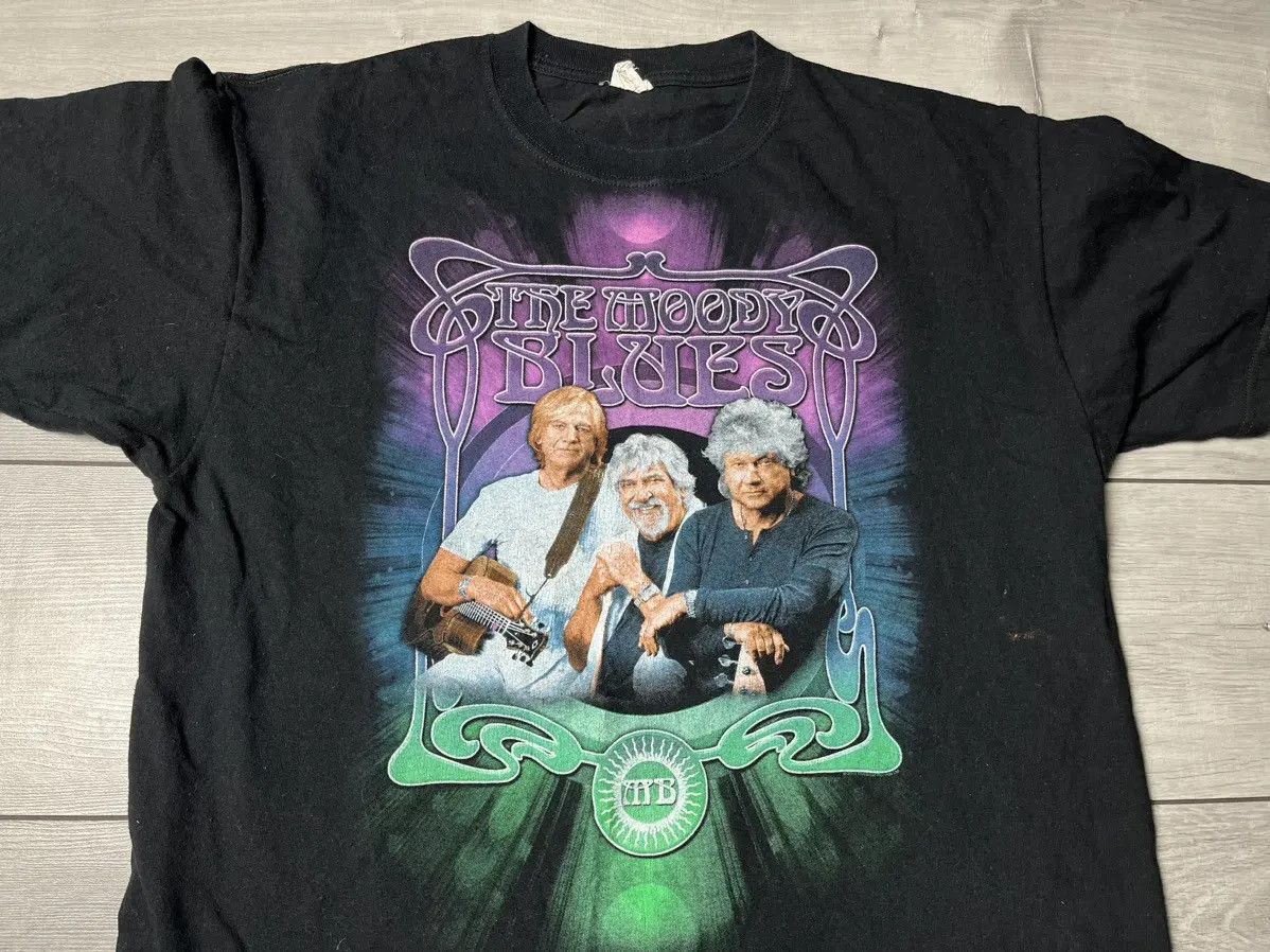 Band Tees The moody blues Tshirt single stich size XLarge 90s Size US XL / EU 56 / 4 - 3 Thumbnail