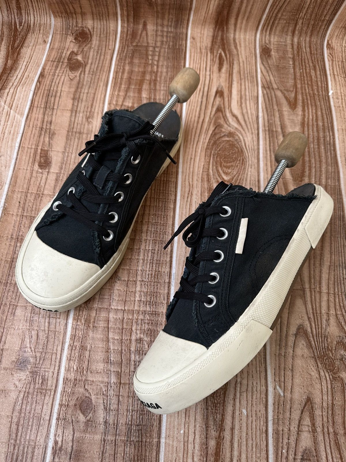 Balenciaga Balenciaga Paris Canvas Distress Black Low Mules Size US 9 / EU 42 - 12 Thumbnail