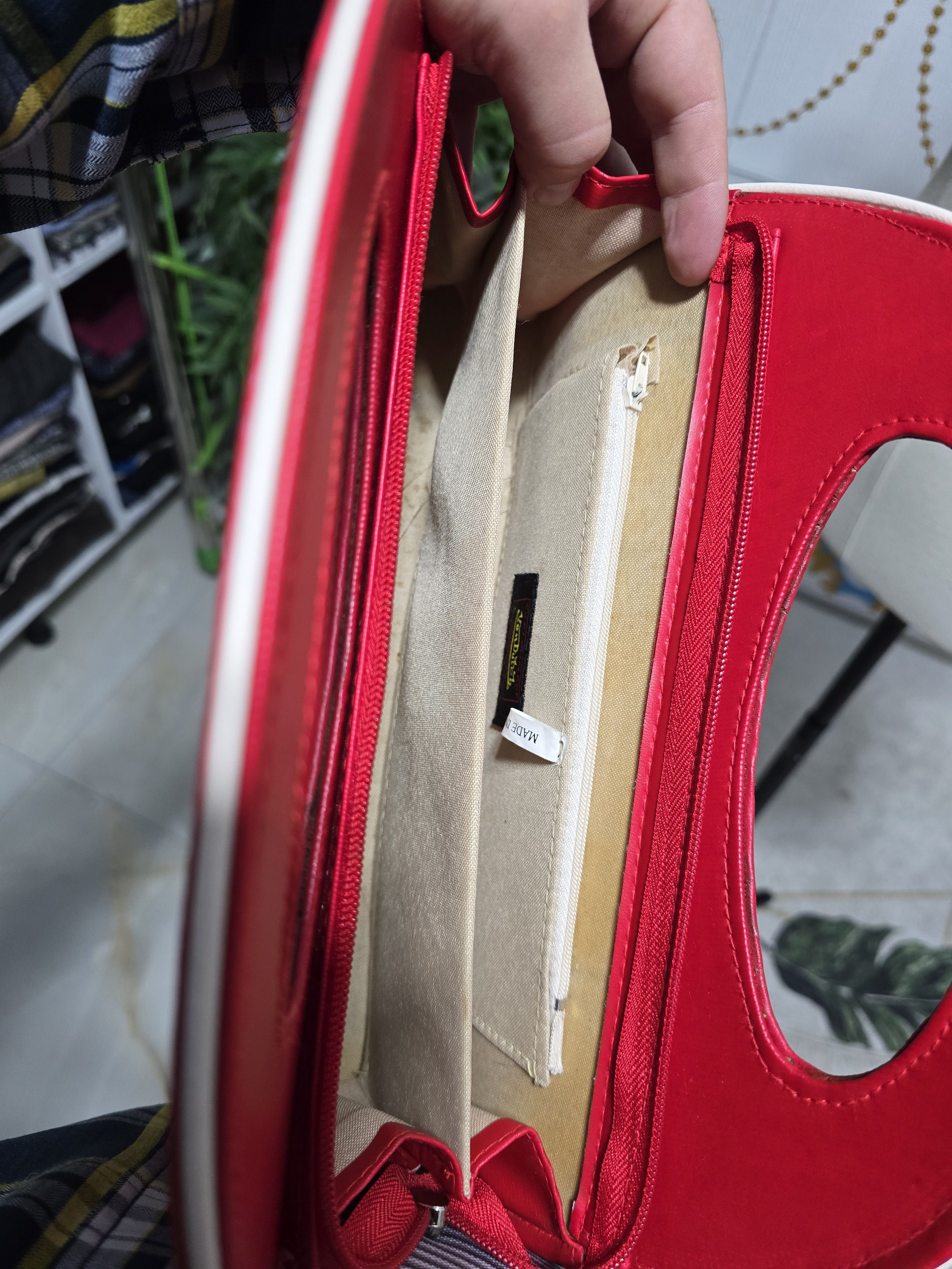 Von Dutch VON DUTCH red and white bowling bag VINTAGE, RARE Size ONE SIZE - 11 Thumbnail