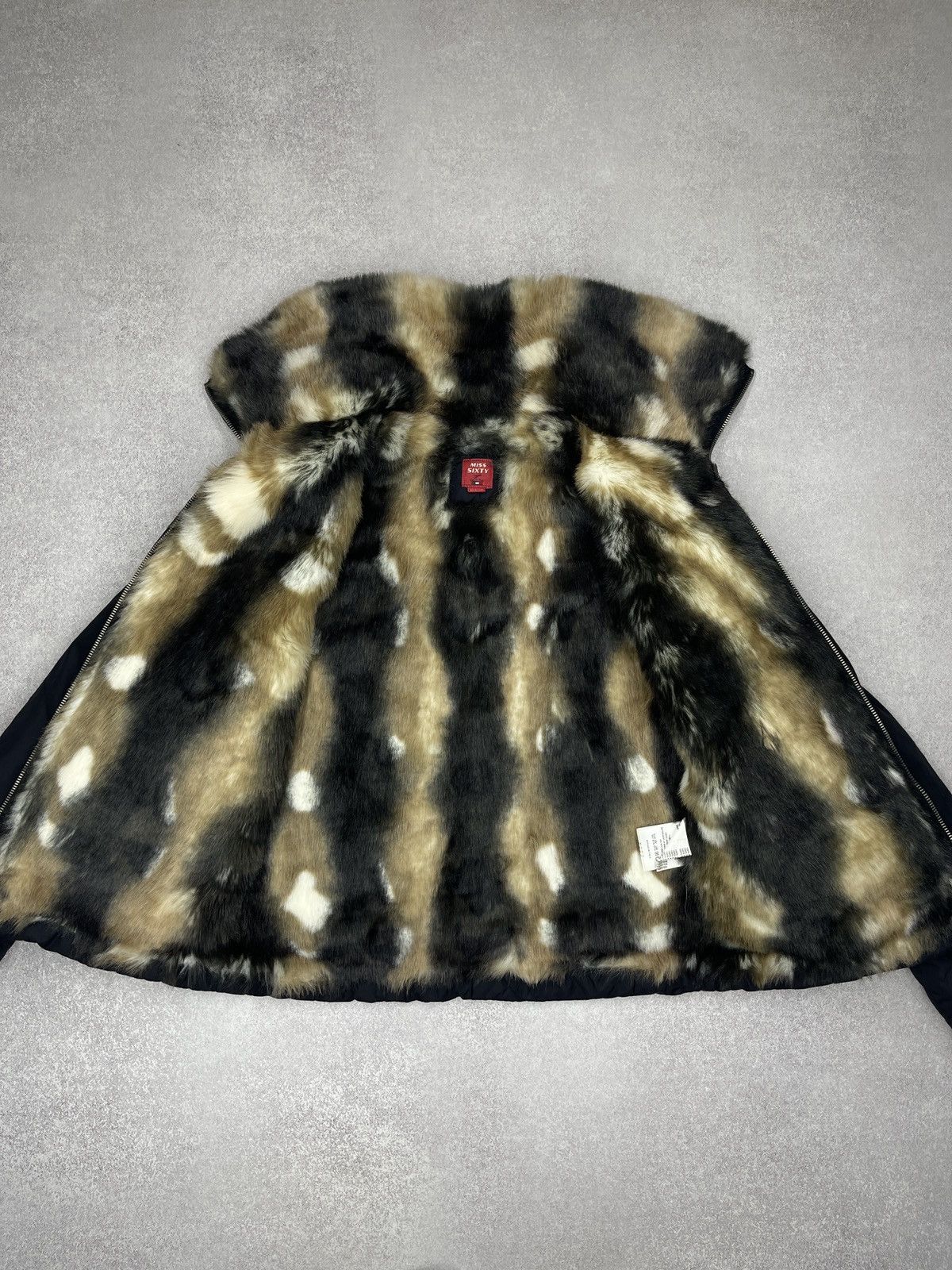 Miss Sixty Vintage Miss Sixty Y2K Black Puffer Jacket Faux Fur Size M / US 6-8 / IT 42-44 - 10 Thumbnail