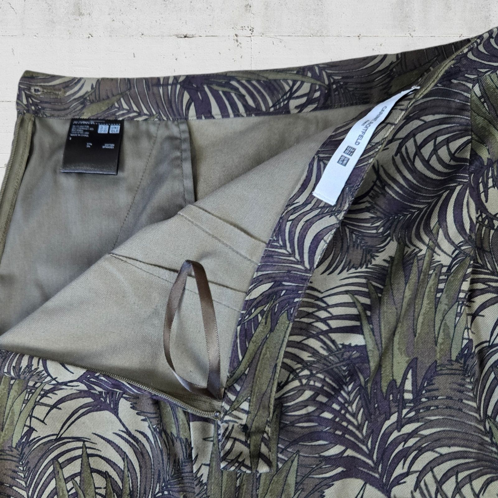 Uniqlo Carine Roitfeld Uniqlo Green Jungle Print Skirt Size 2 Size 26" / US 2 / IT 38 - 8 Thumbnail