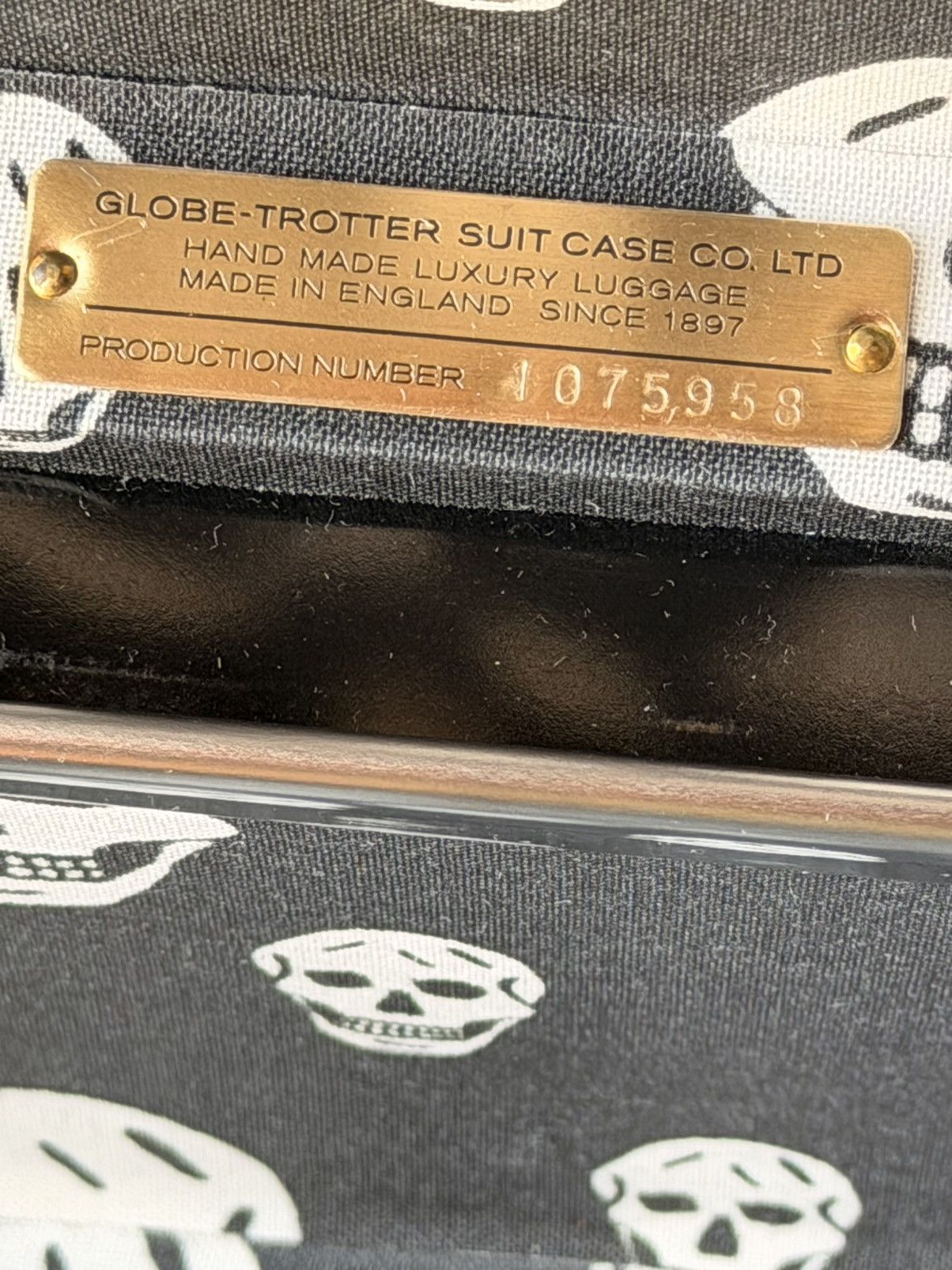 Globe-Trotter Rare Alexander McQueen Globe-Trotter Studded Leather Bag Size ONE SIZE - 9 Thumbnail