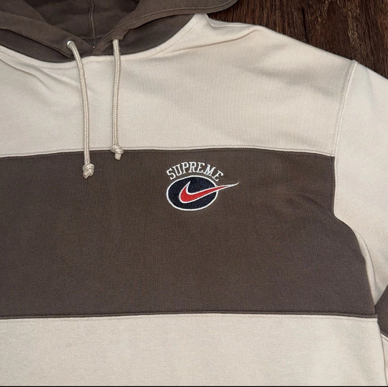 Nike × Supreme Supreme x Nike Hooded Sweatshirt Brown / Cream Size US M / EU 48-50 / 2 - 2 Thumbnail