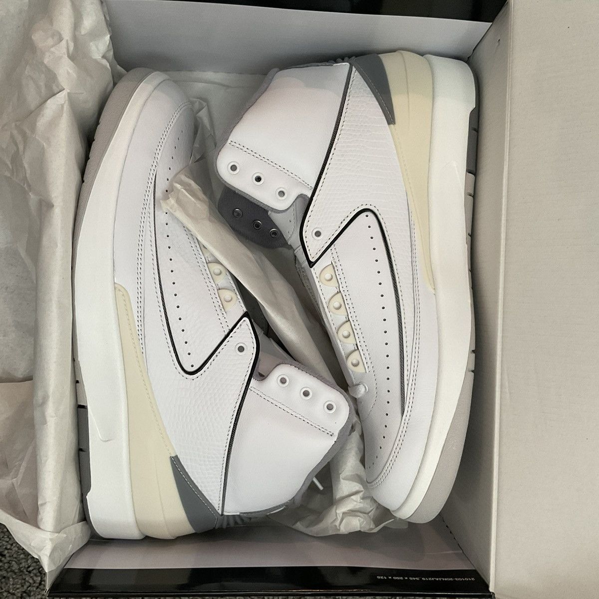 Nike Jordan 2 Retro Size US 11 / EU 44 - 8 Thumbnail