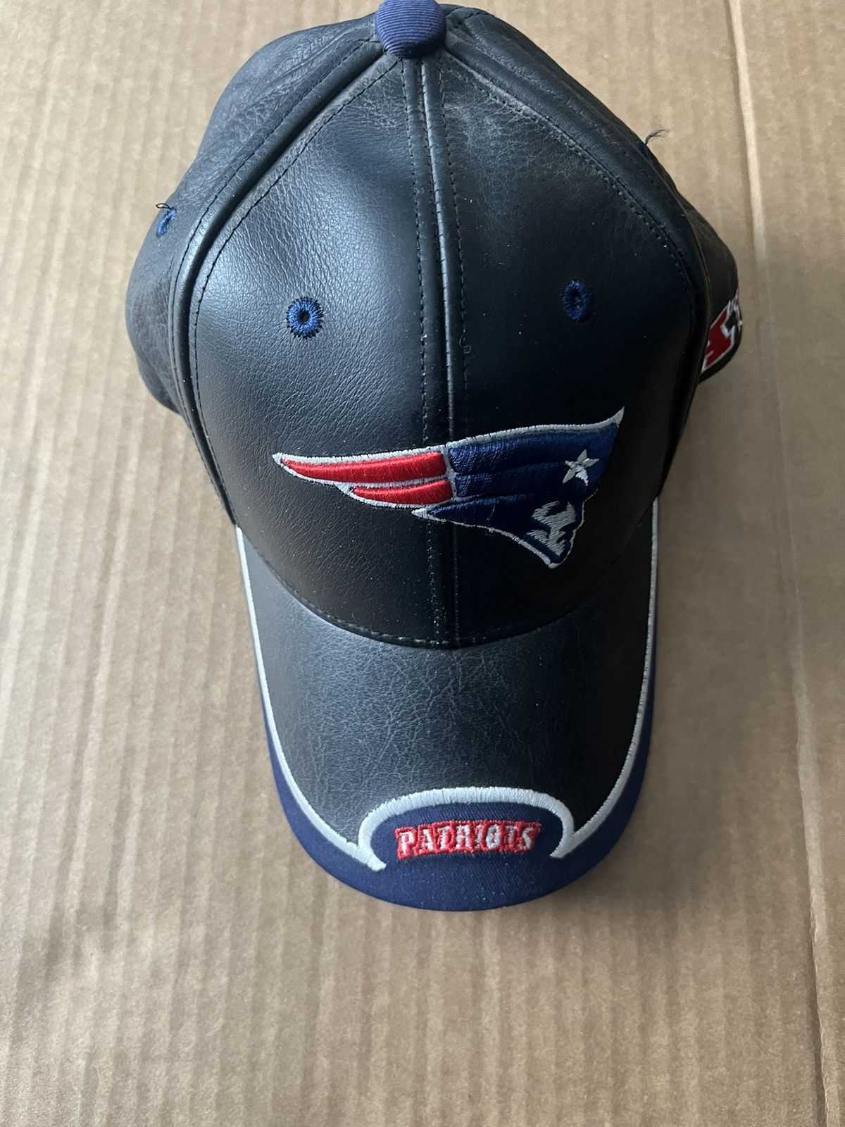 NFL × Vintage Vintage patriots leather style hat Size ONE SIZE - 1 Thumbnail