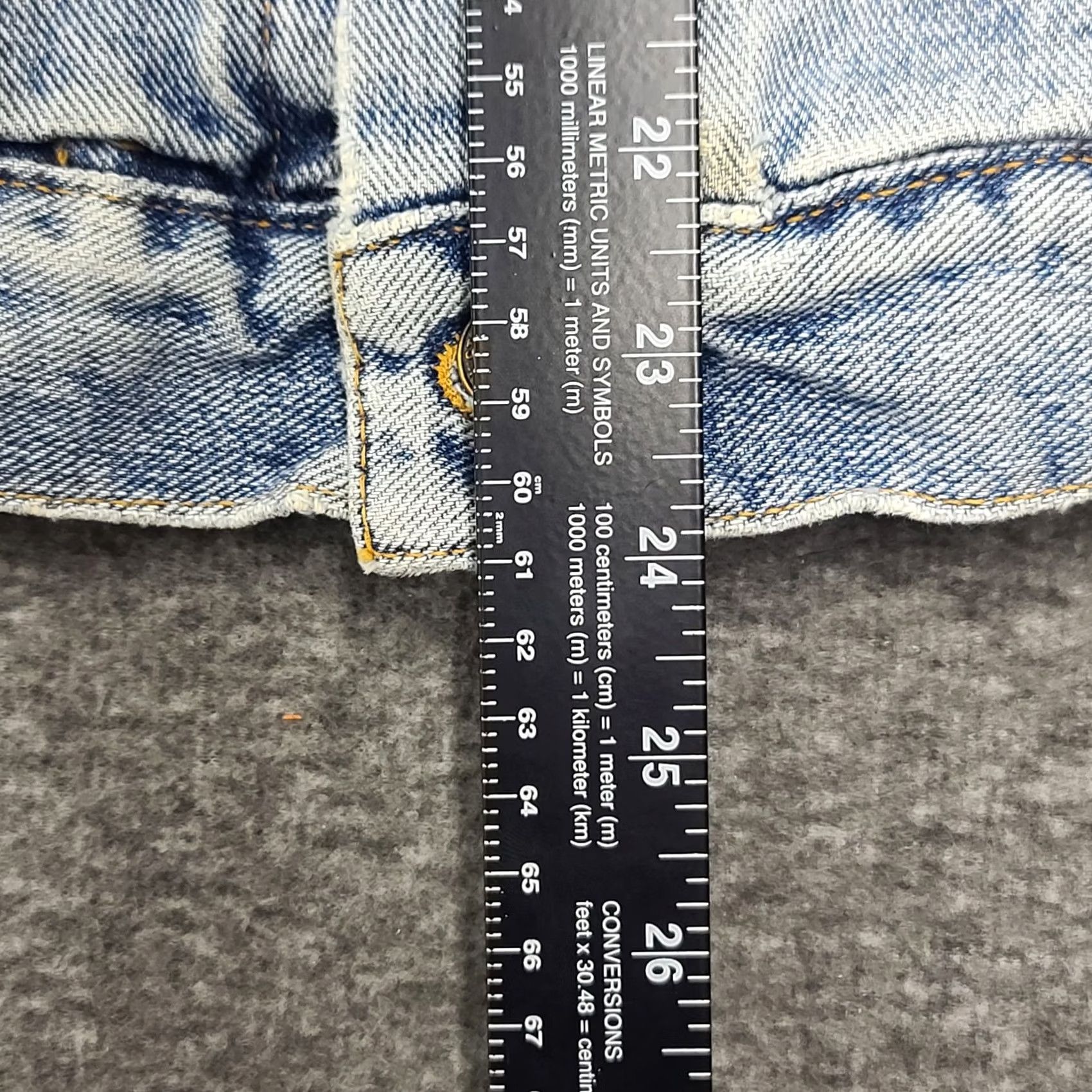 Levi's VINTAGE Levi's Trucker Jacket Denim 70598 Mens S Light Wash Blue Coat 90s Retro American Size US 29 - 7 Thumbnail