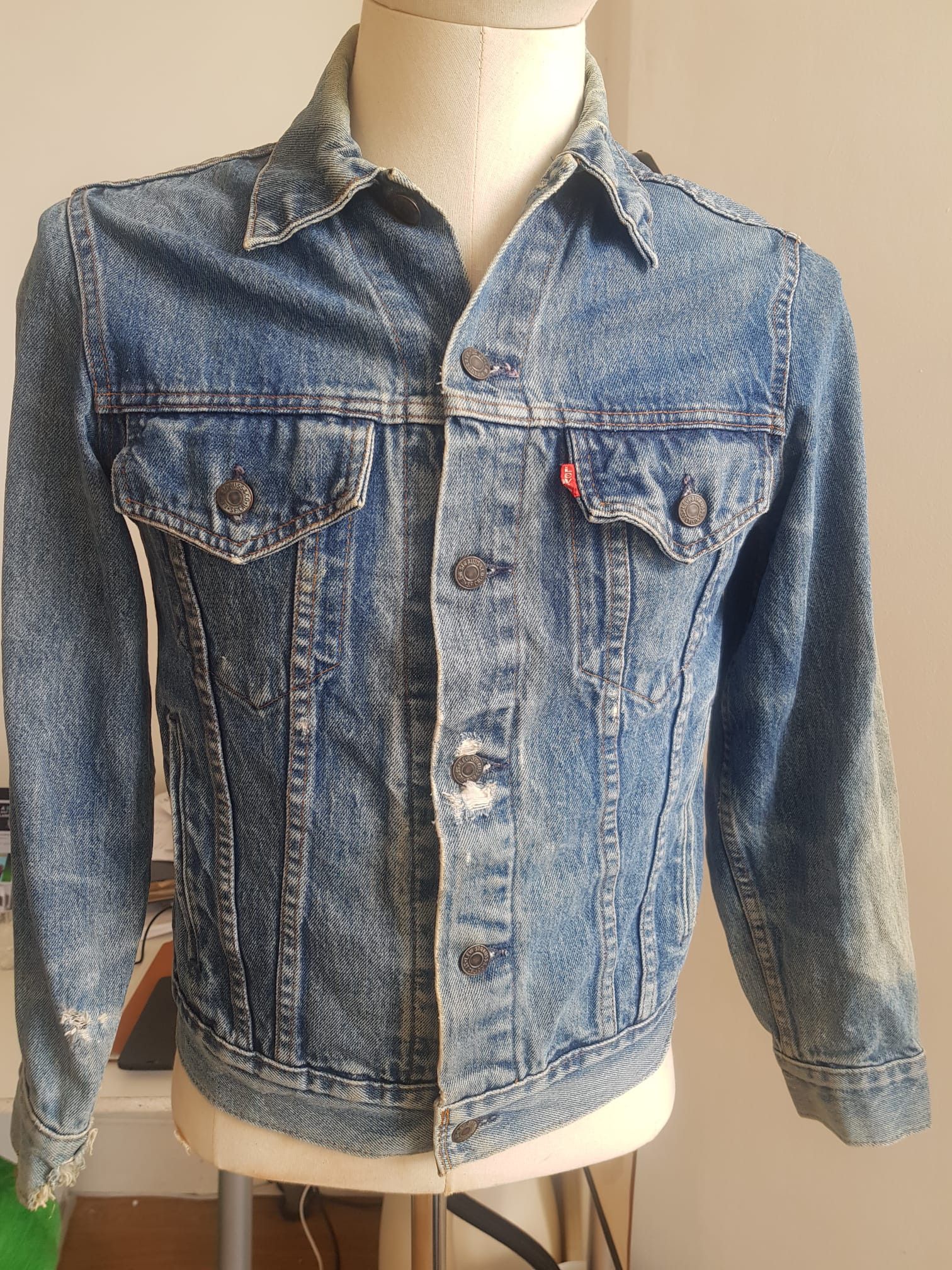 image of Levis Vintage Clothing Levis Denim Jacket Distressed Vintage in Blue, Men's (Size Medium)