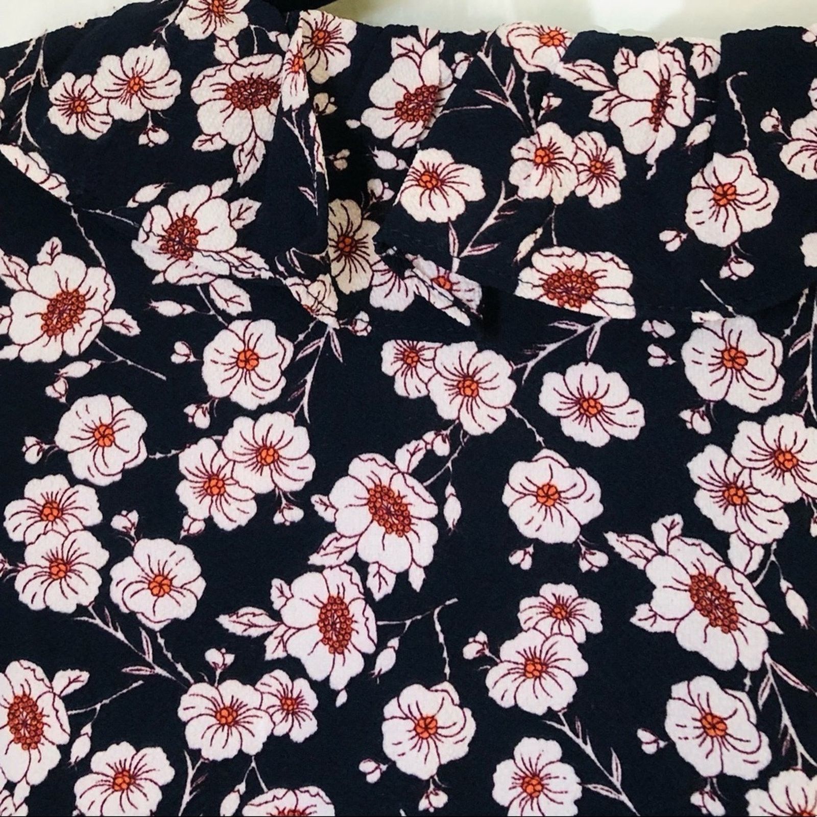 Macys Floral Wrap Front Blouse Size M / US 6-8 / IT 42-44 - 9 Thumbnail