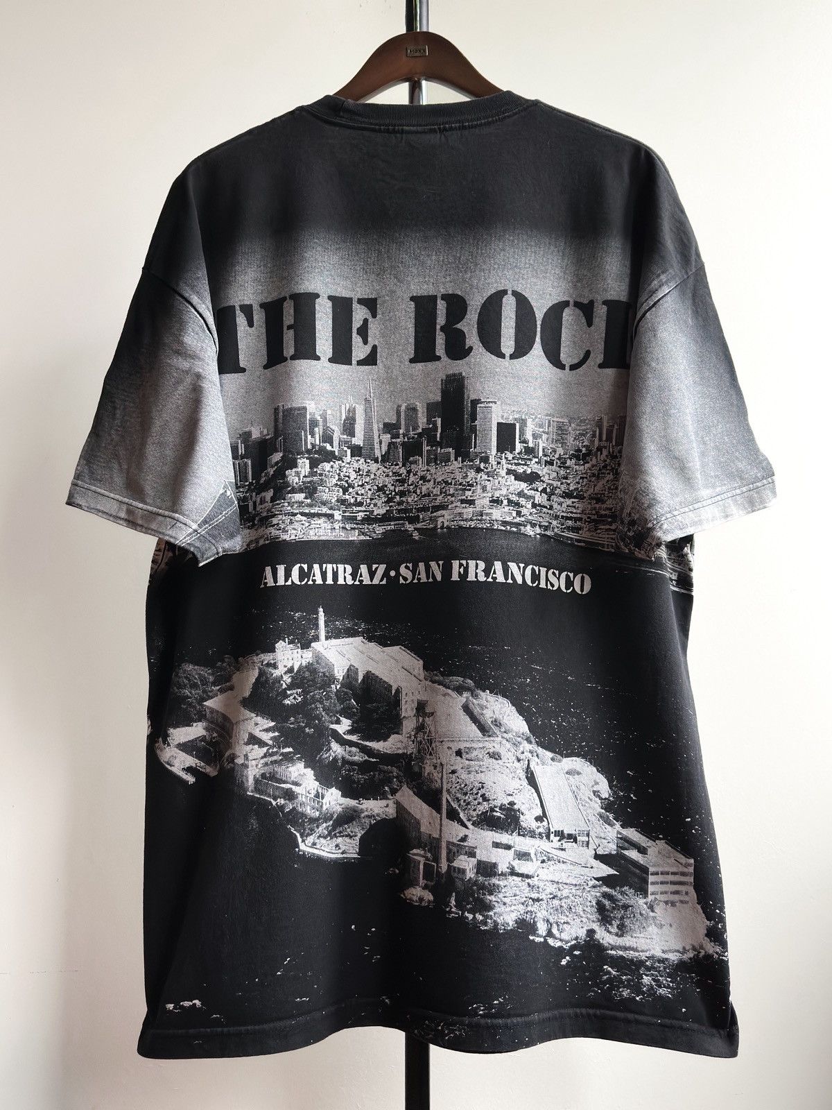 Vintage VINTAGE THE ROCK ALCATRAZ SAN FRANCISCO AOP TEE Size US XXL / EU 58 / 5 - 2 Thumbnail