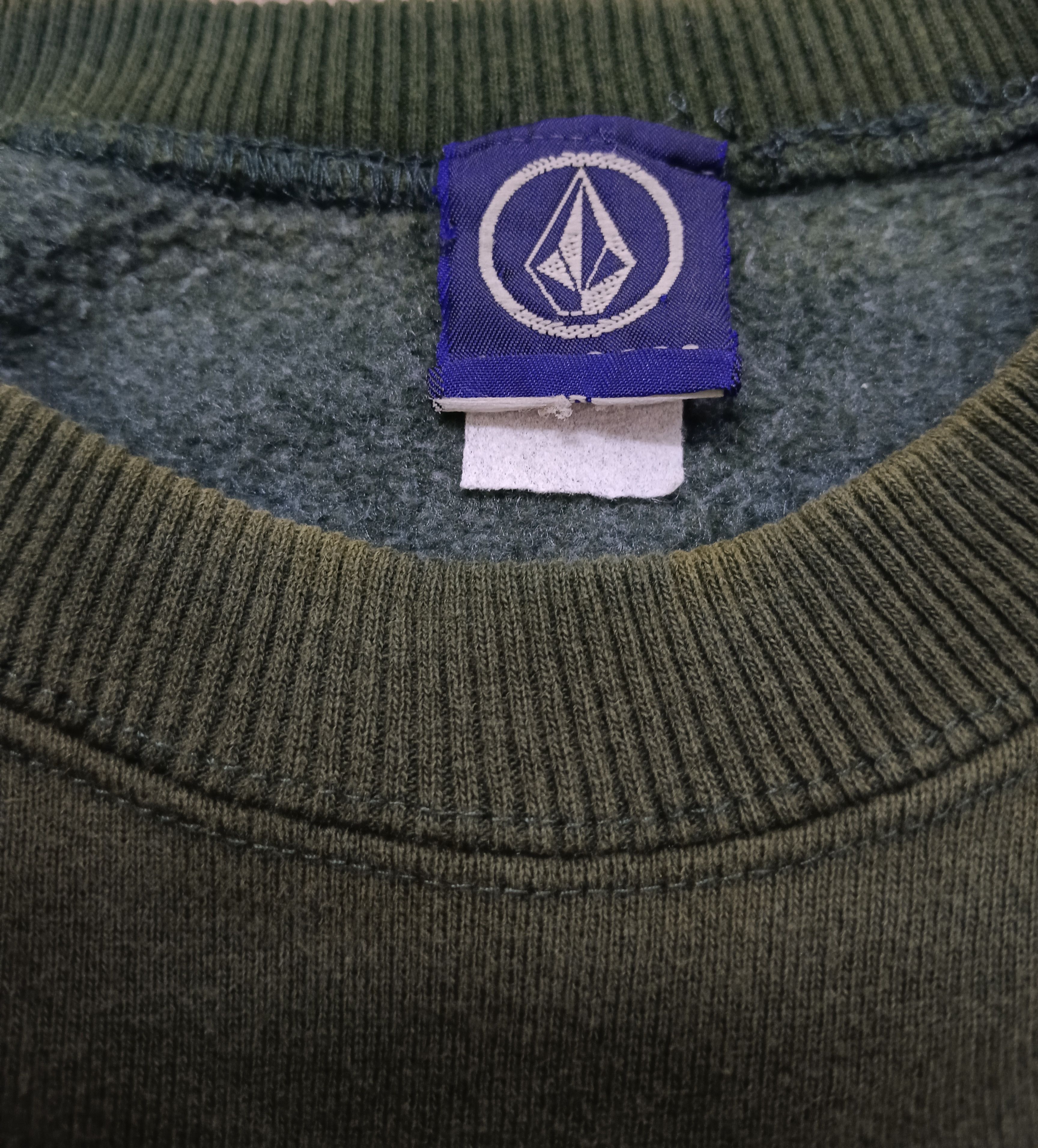 Vintage THRASHED FADE 90s VOLCOM SWEATSHIRT Size US M / EU 48-50 / 2 - 9 Thumbnail