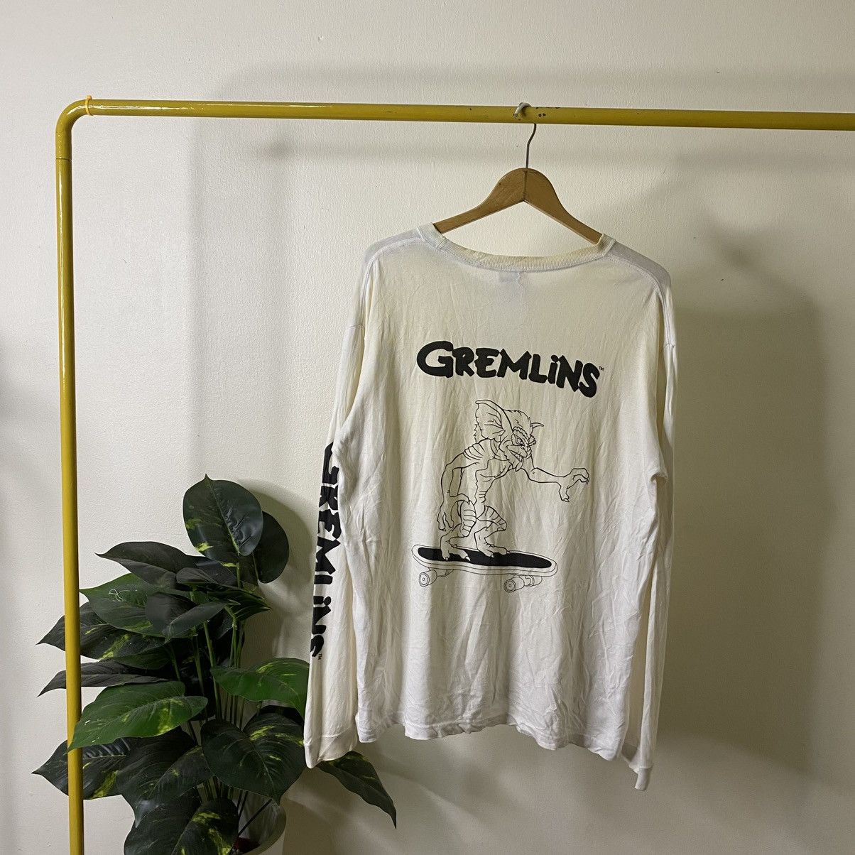Vintage Y2K Gremlins Rides Skateboard LS T Shirt Size US L / EU 52-54 / 3 - 1 Thumbnail