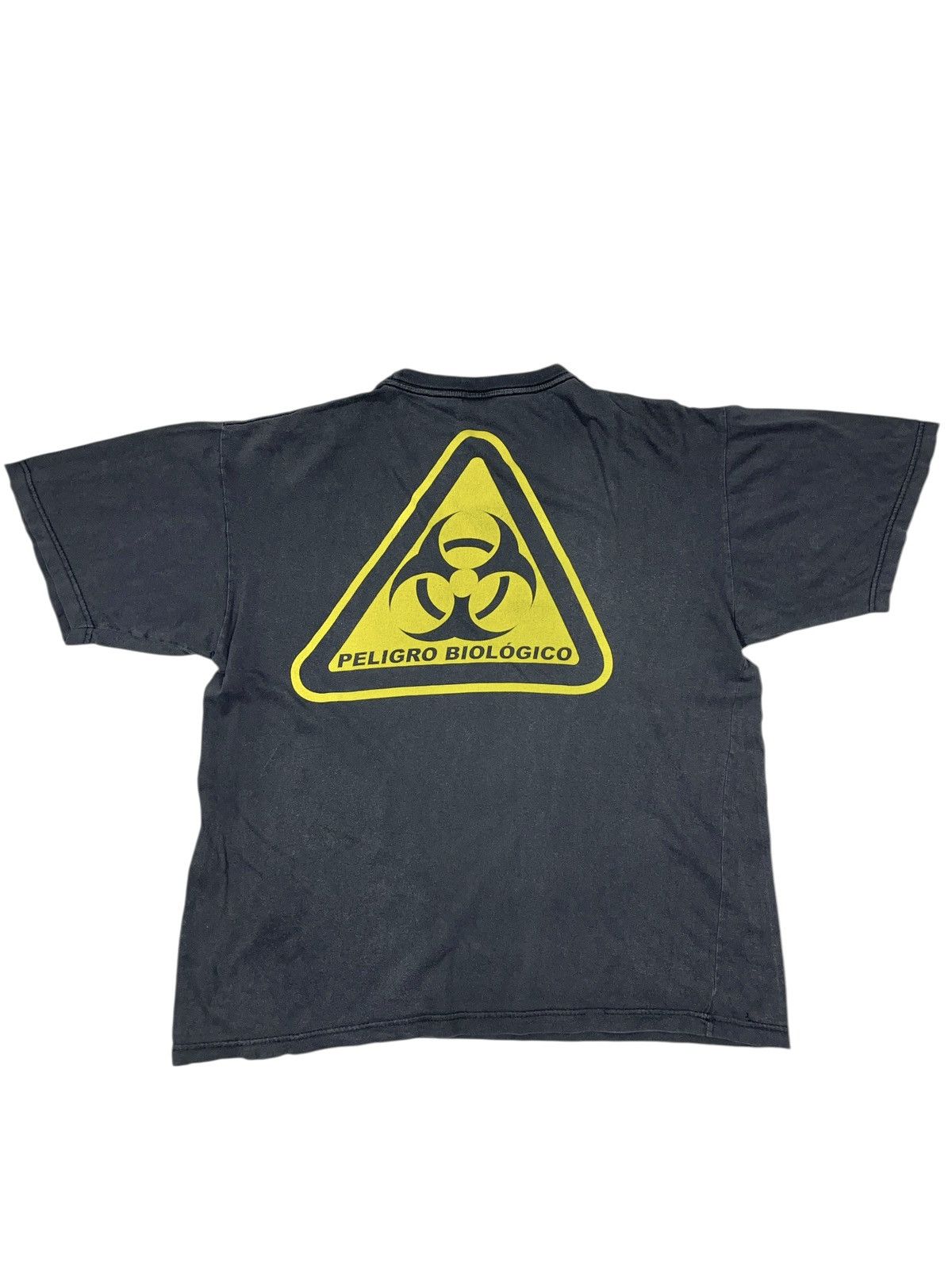 Vintage Vintage 2002 Peligro Biologico Biohazard Biology T-Shirt Size US L / EU 52-54 / 3 - 1 Thumbnail