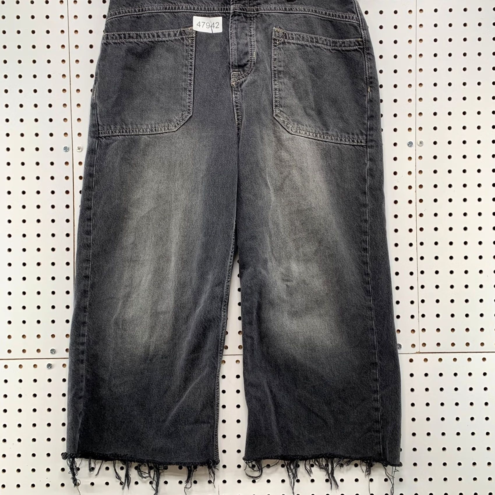 Free People Free People We The Free Palmer Jeans 29 32x21 Cropped Cropped Raw Hem Faded Black Denim Womens Jeans Size 29" - 6 Thumbnail