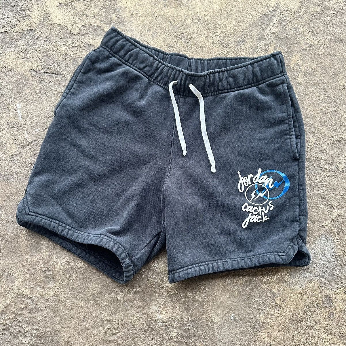 travis scott jordan fragment shorts