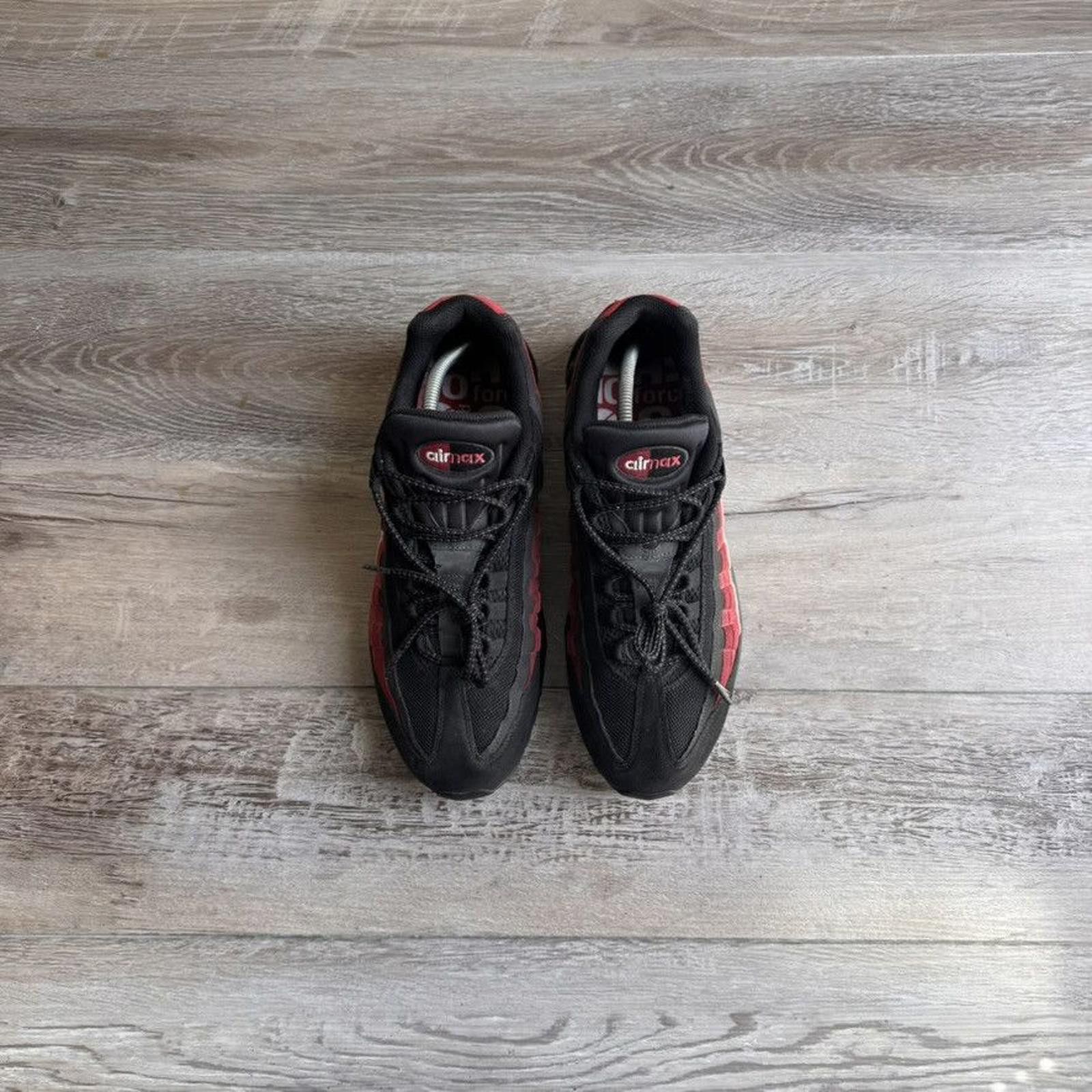 Nike NIKE • Air Max '95 "Black" (12M) Size US 12 / EU 45 - 8 Thumbnail