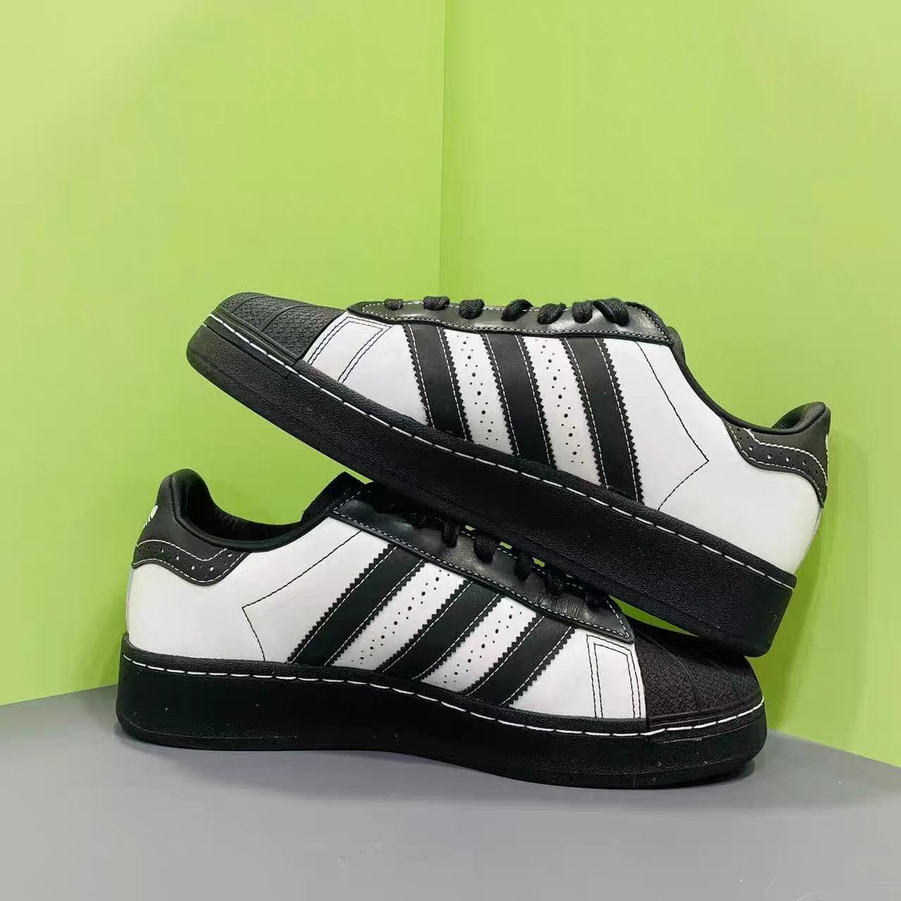 Adidas adidas SUPERSTAR Sneakers K15 Size US 9.5 / EU 42-43 - 4 Thumbnail