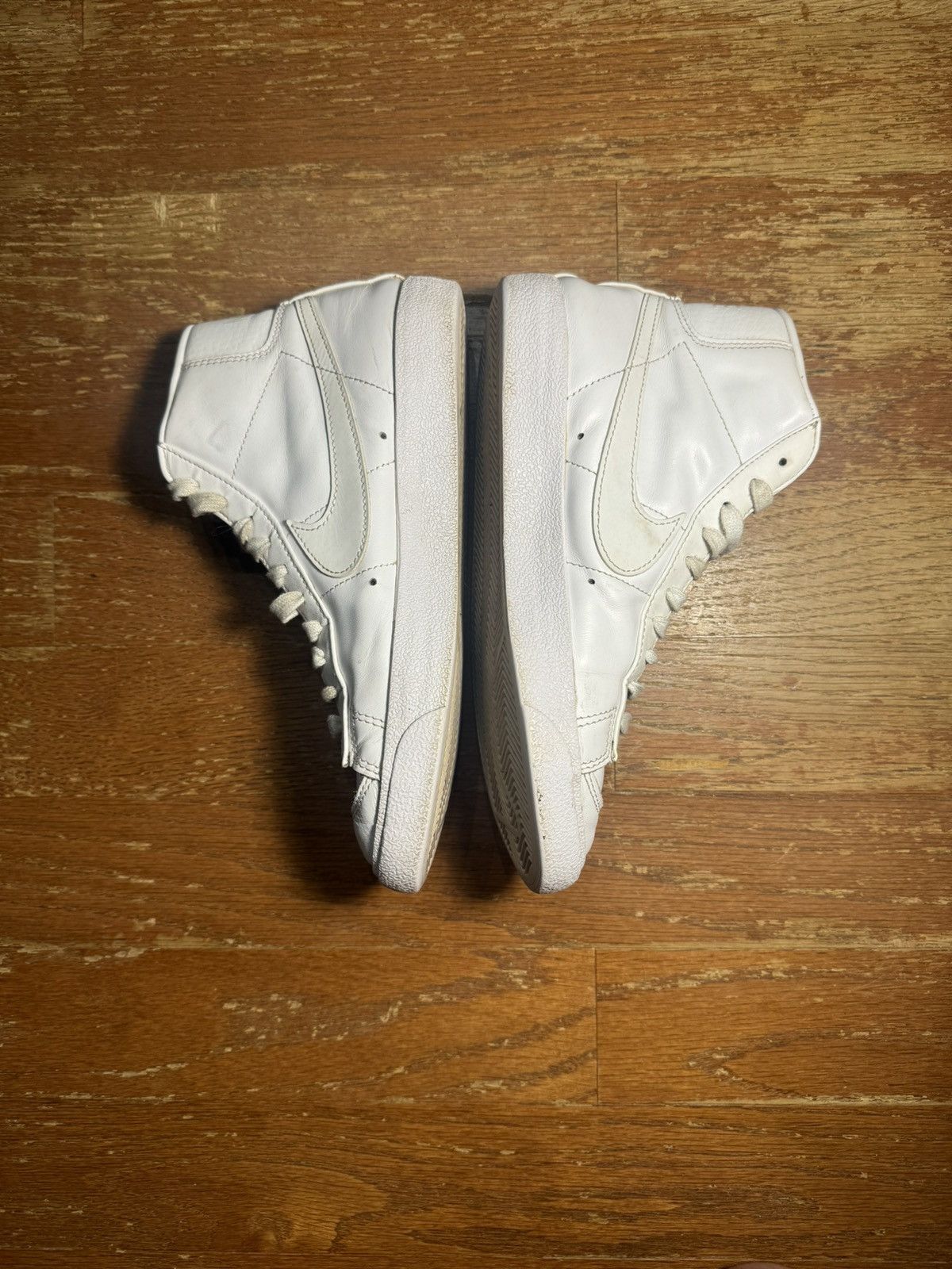 Nike 2022 Womens Nike Blazer 77 Vintage Mid Triple White Size US 8 / IT 38 - 3 Thumbnail
