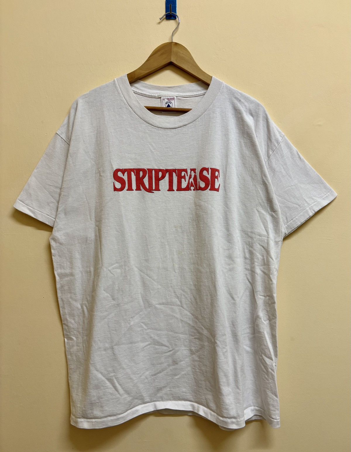 Vintage Vintage 90s Striptease Movie T-Shirt Size US XL / EU 56 / 4 - 1 Thumbnail