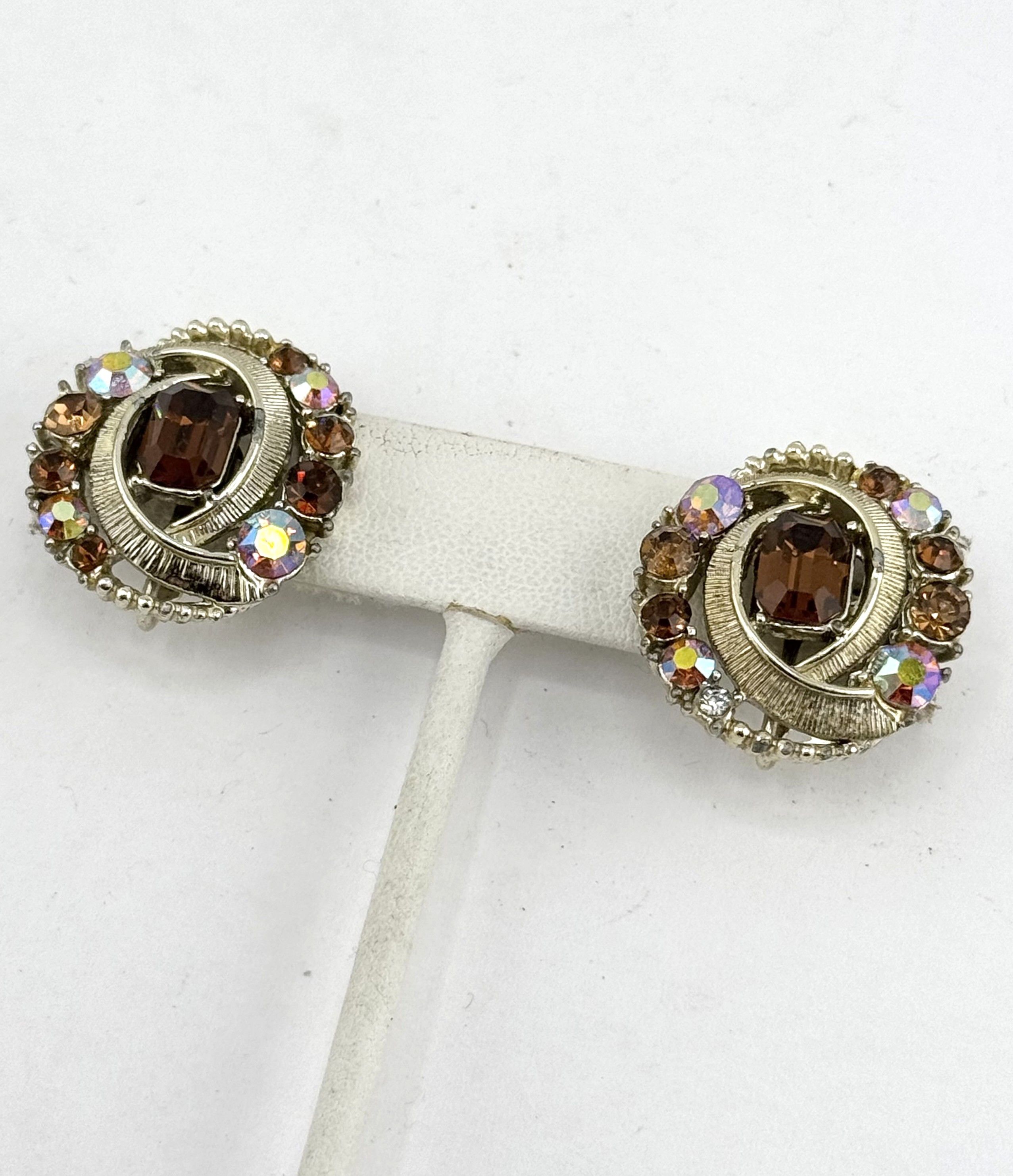 Vintage Vintage Coro brown rhinestone clip on earrings Size ONE SIZE - 5 Thumbnail