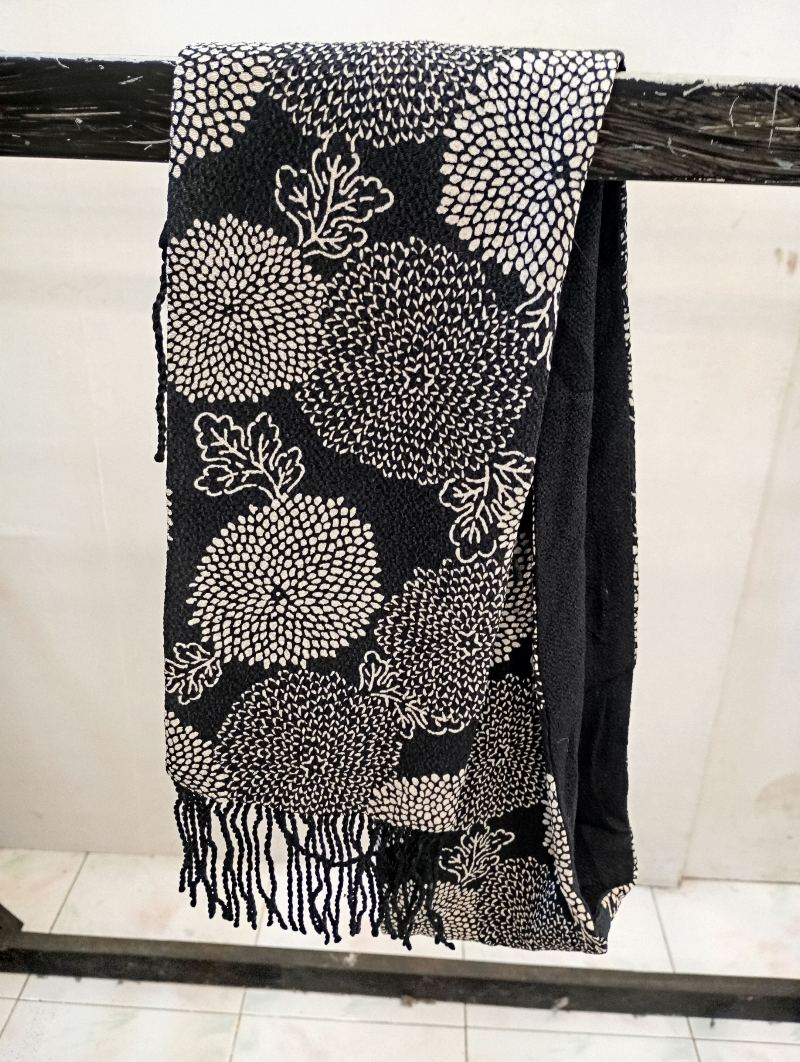 Japanese Brand Japanese scarves scarf shawl Size ONE SIZE - 1 Thumbnail