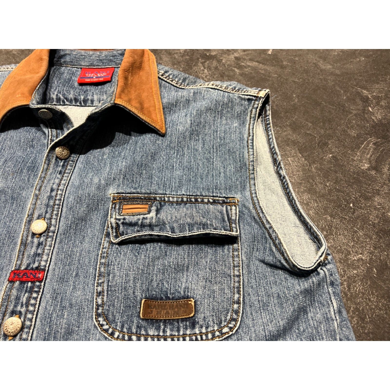 Karl Kani VINTAGE Karl Kani Denim Vest L Jeans L Blue 90s Hip Hop Baggy Pockets Casual Men Vest Mens White? Wait. Size US 33 - 4 Thumbnail