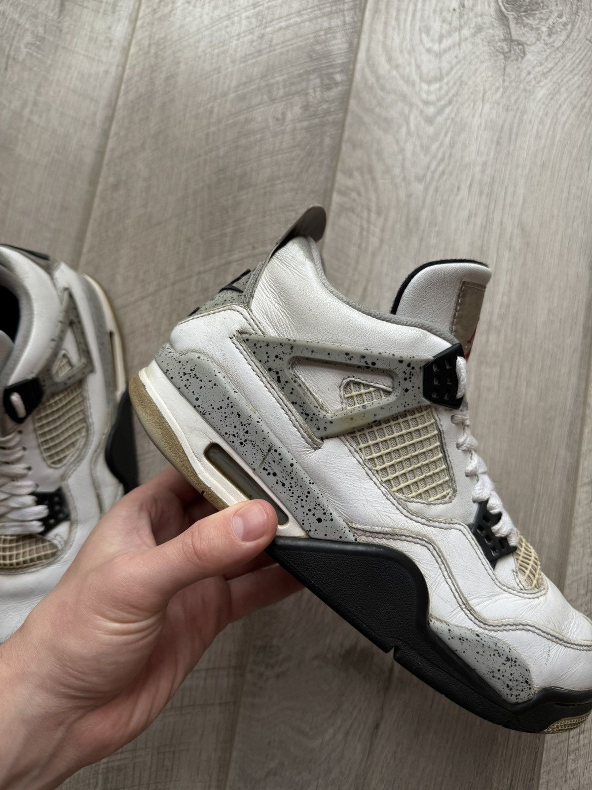 Jordan Brand Jordan 4 Retro OG Mid White Cement 840606-192 size 41 us 8 Size US 8 / EU 41 - 10 Thumbnail